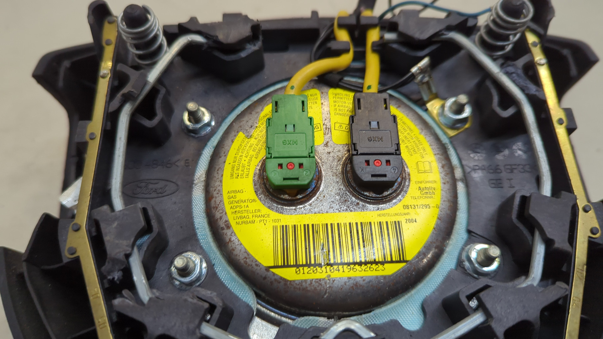 Подушка безопасности в рулевое колесо