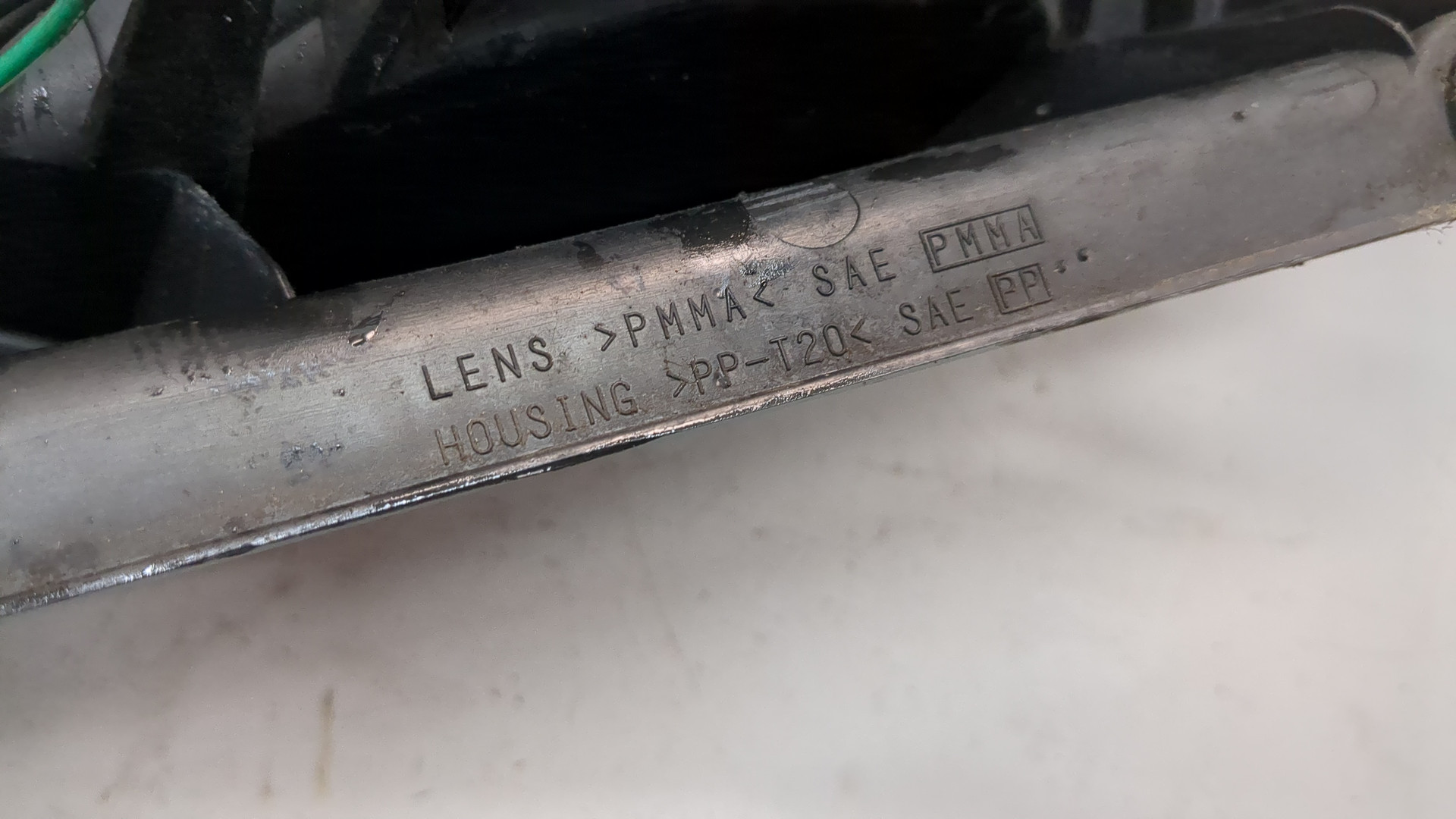 Фонарь задний правый