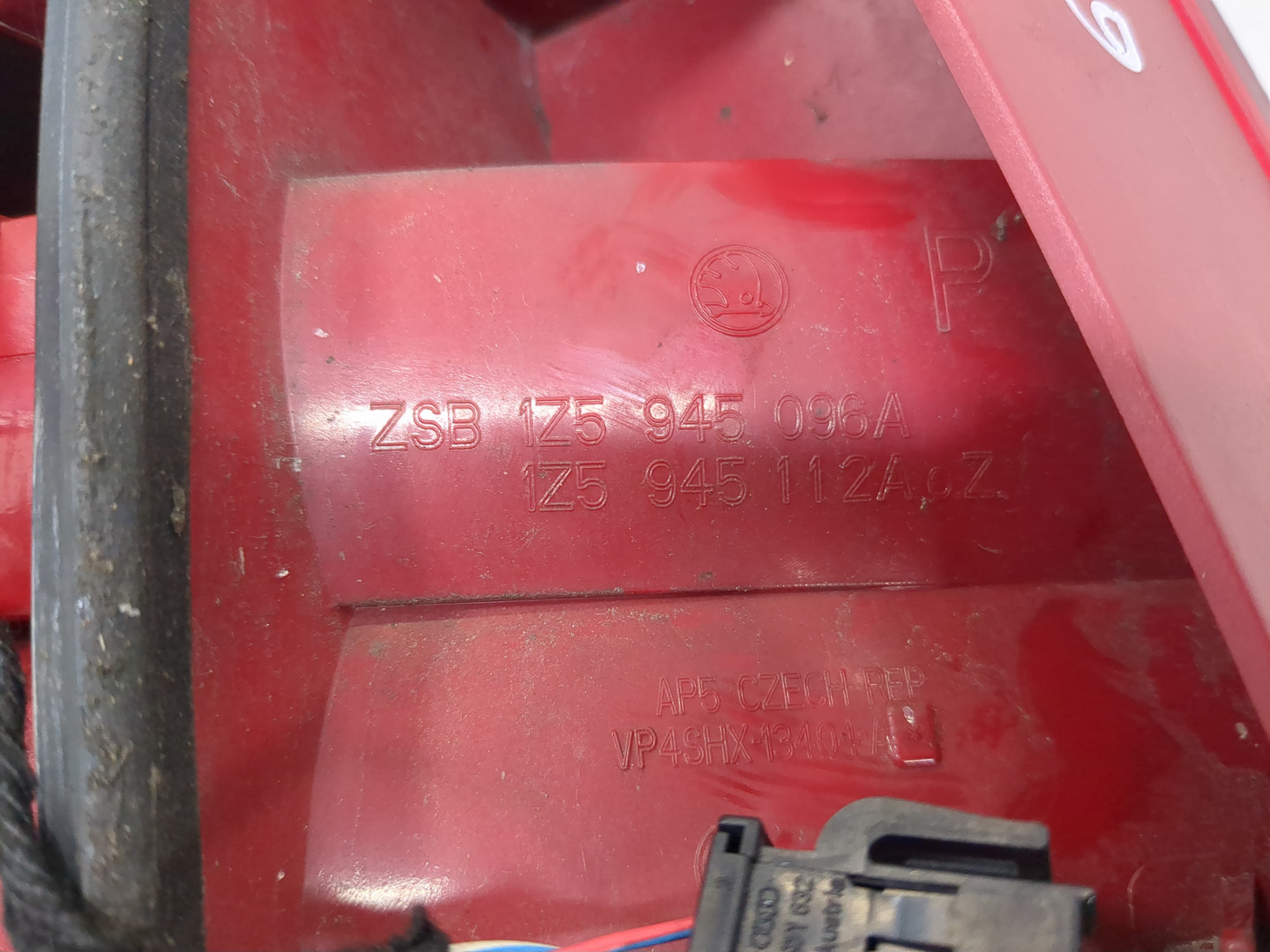 Фонарь задний правый