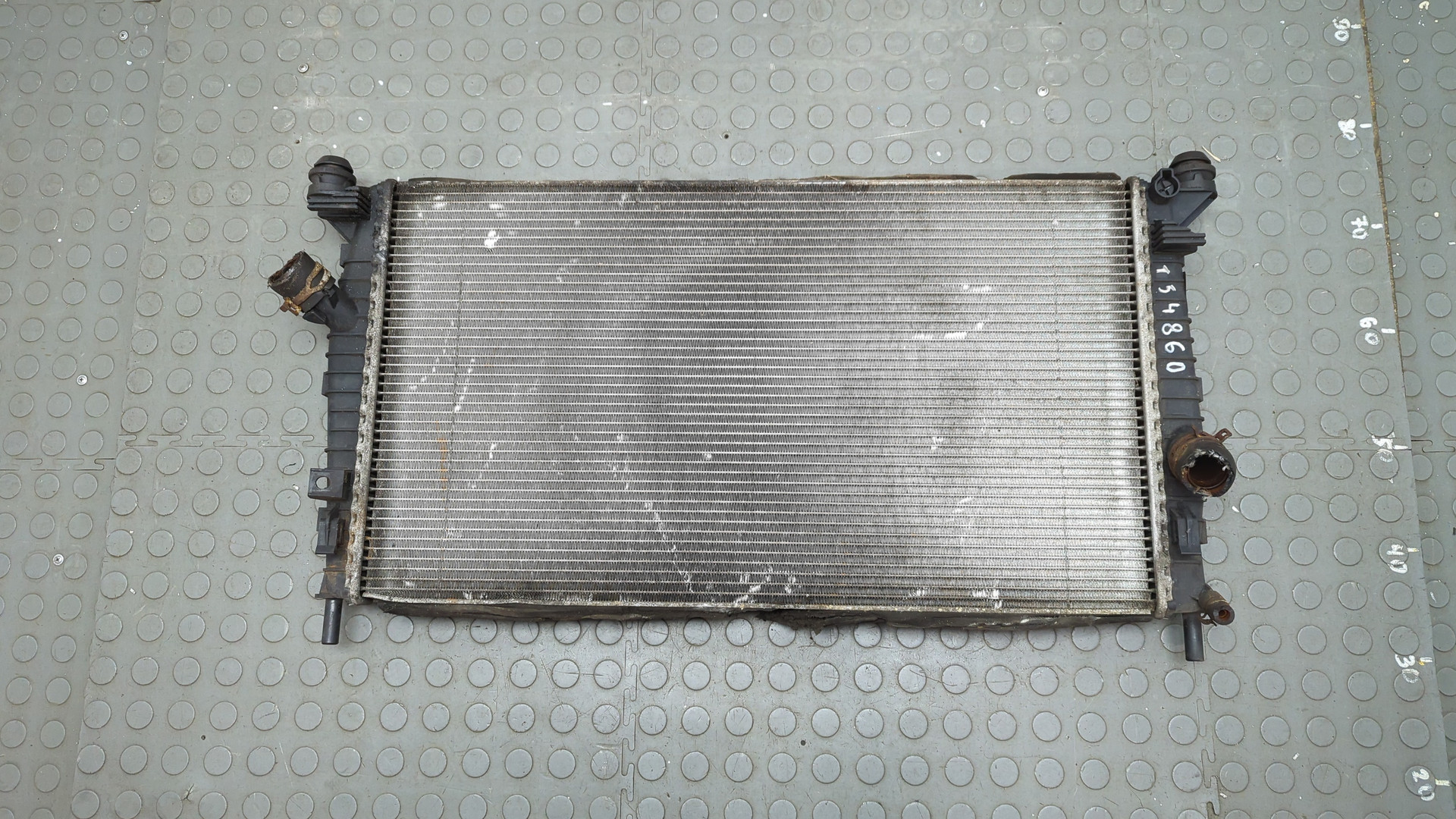 Радиатор охлаждения двигателя основной