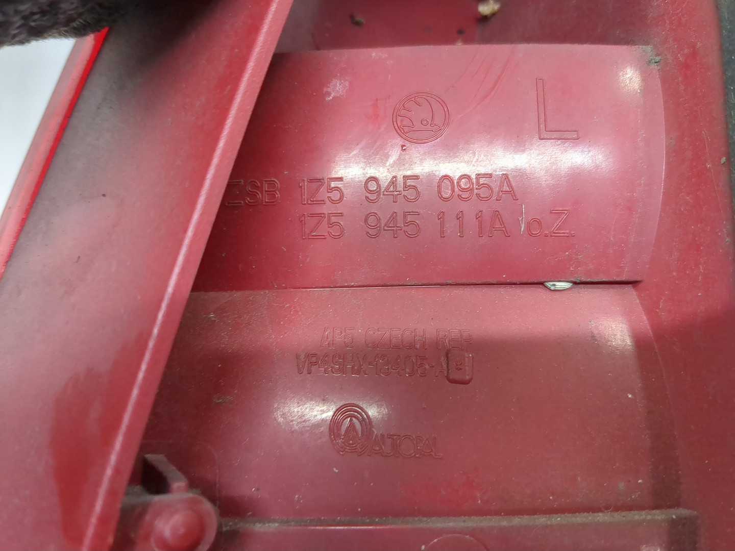 Фонарь задний левый