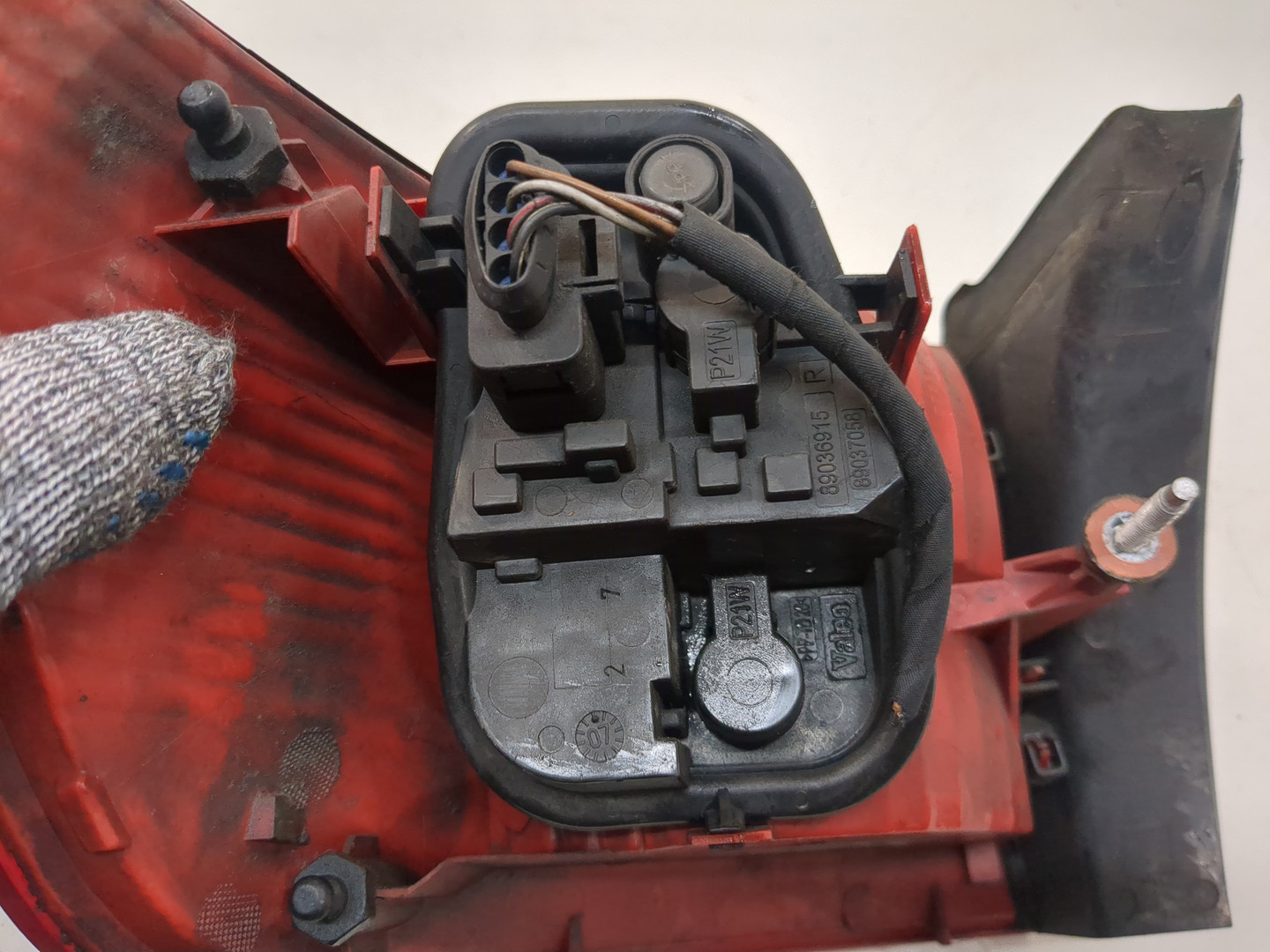 Фонарь задний правый