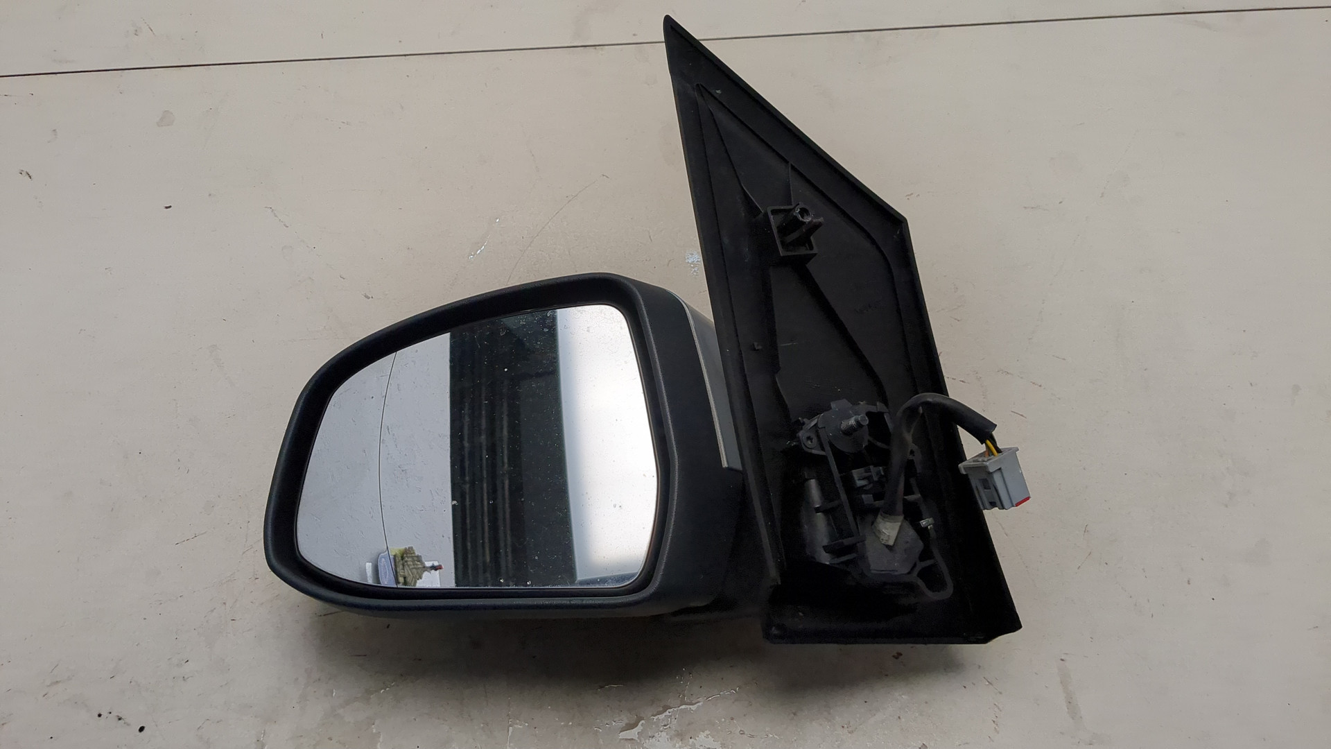 Зеркало левое электрическое