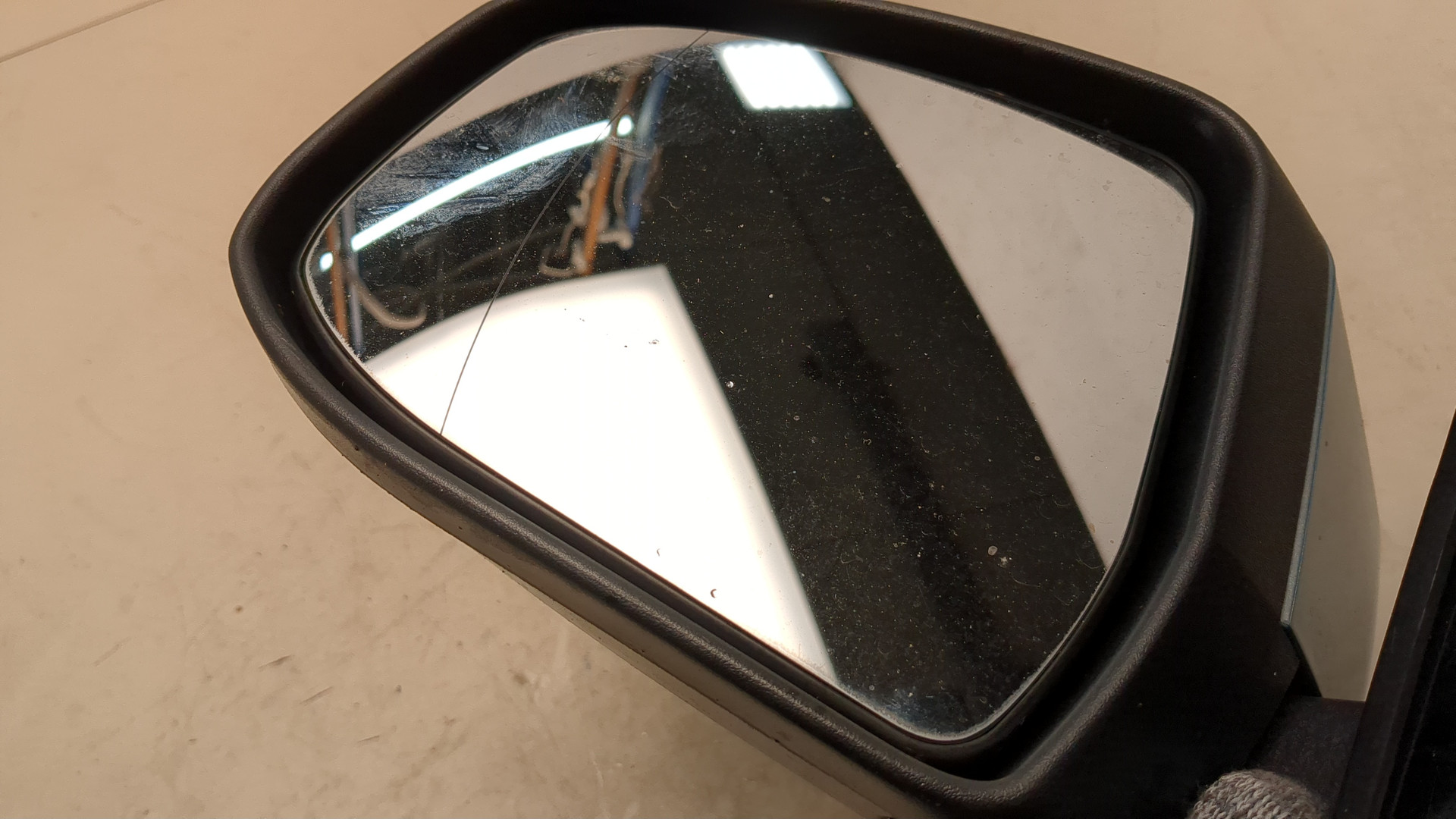 Зеркало левое электрическое