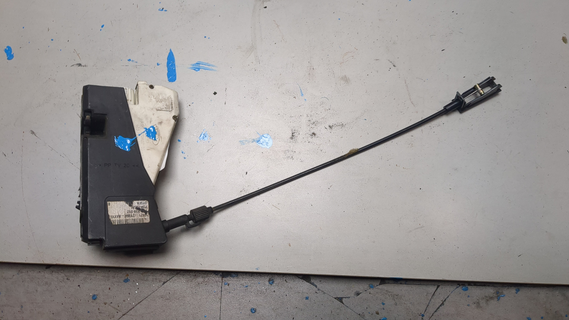 Замок двери задней правой