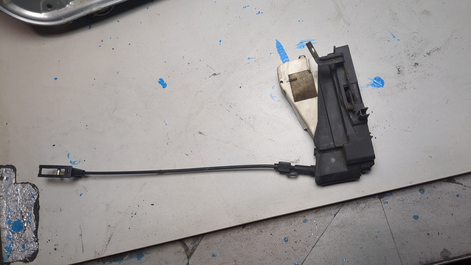 Замок двери задней правой