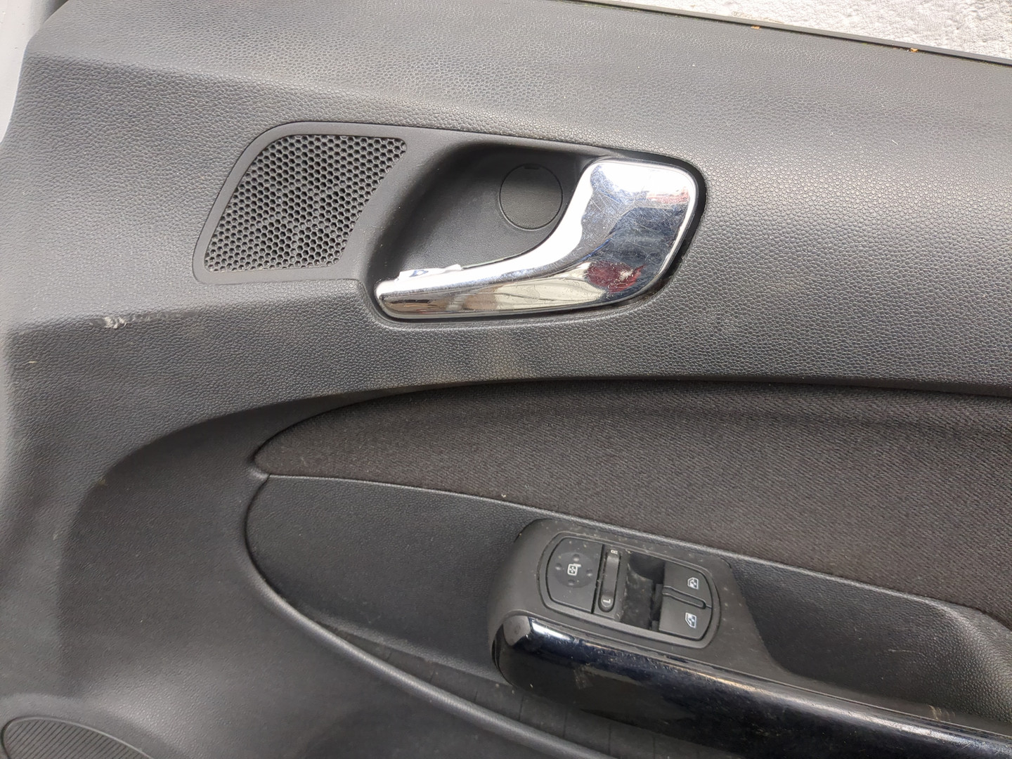 Дверь передняя правая