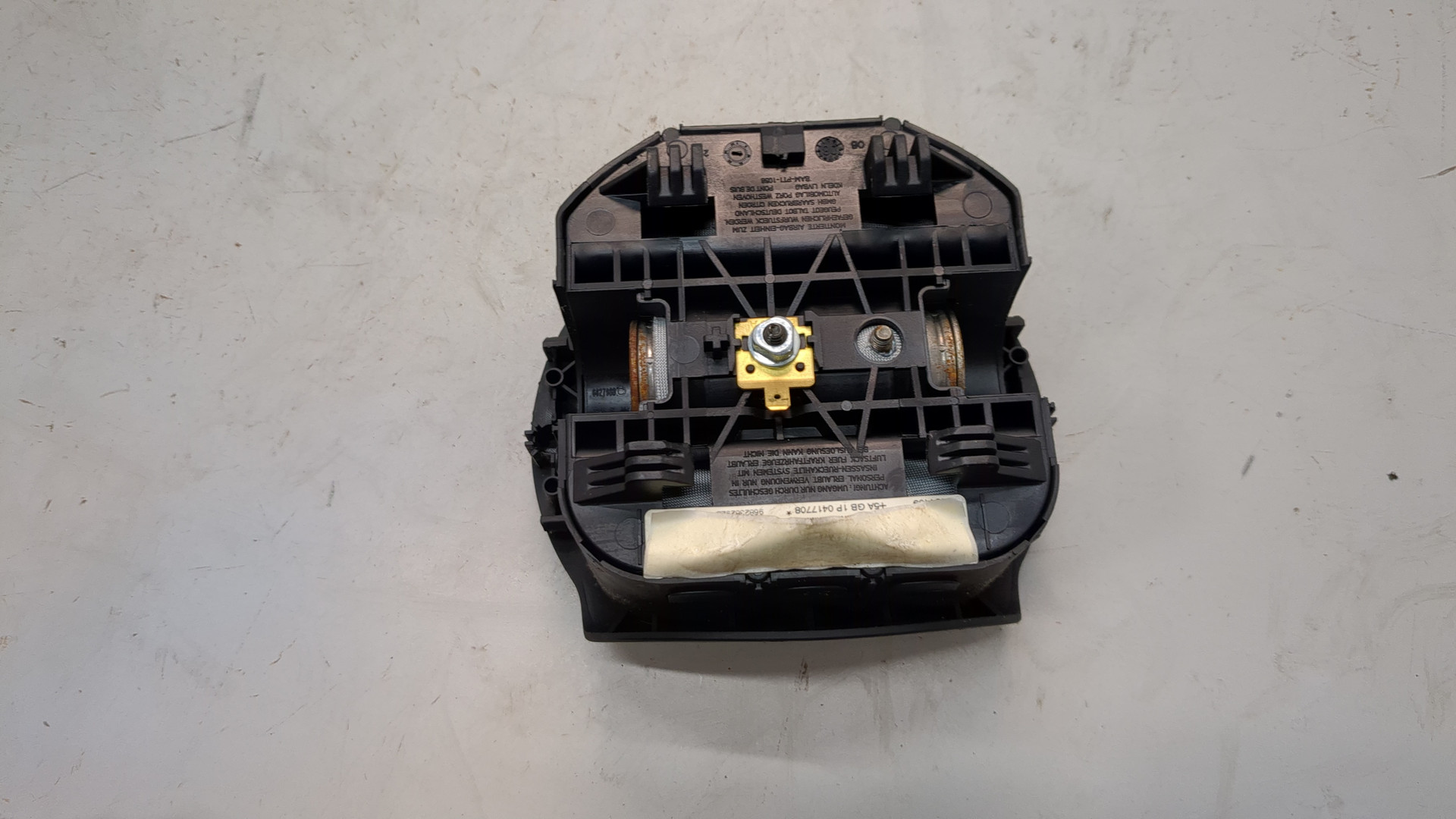 Подушка безопасности в рулевое колесо