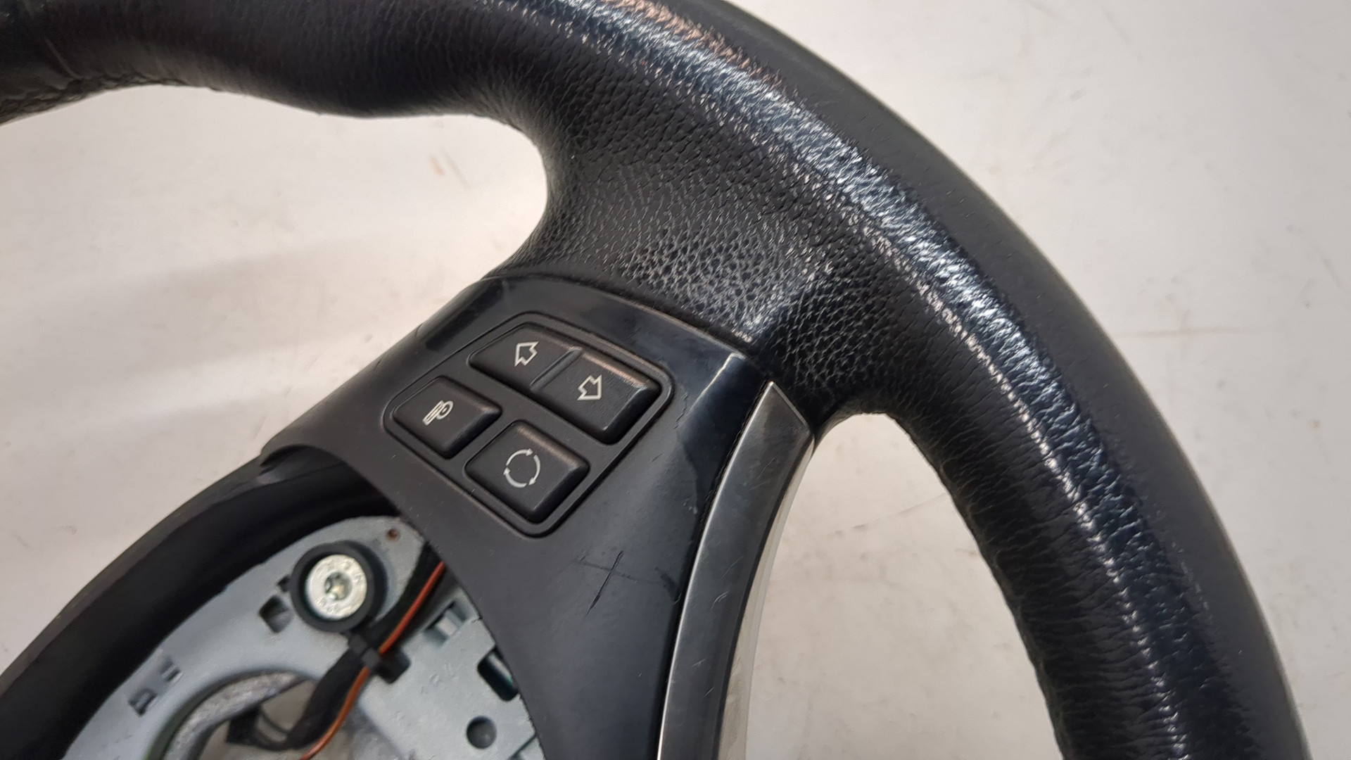 Рулевое колесо (руль)