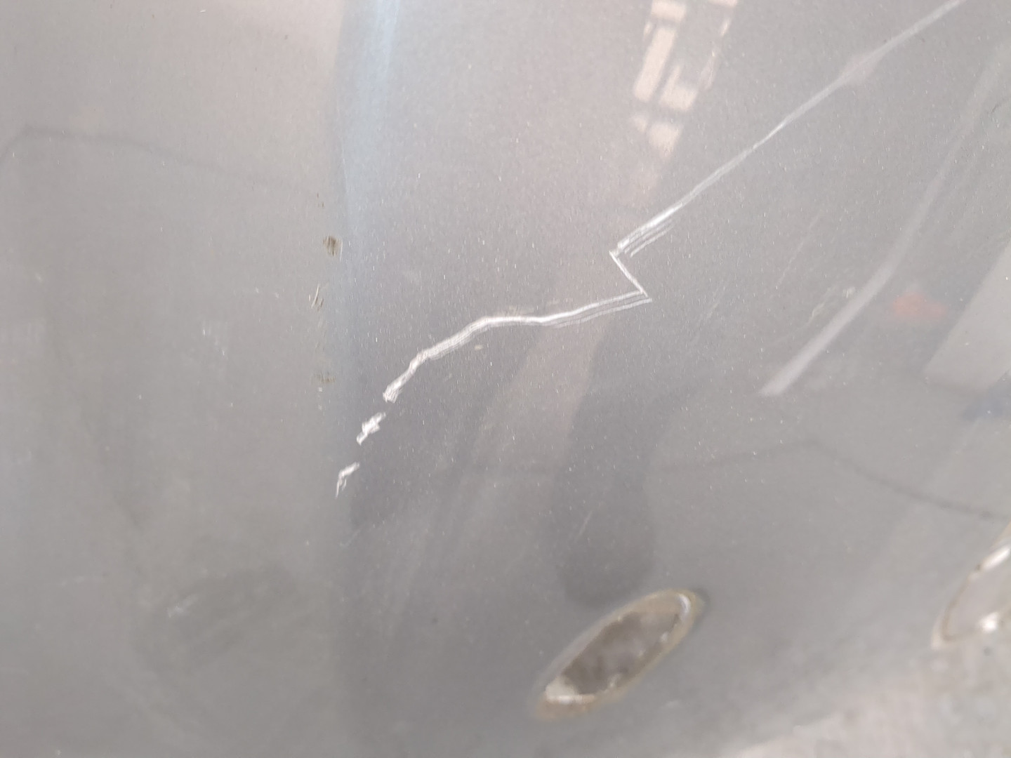 Крыло переднее правое