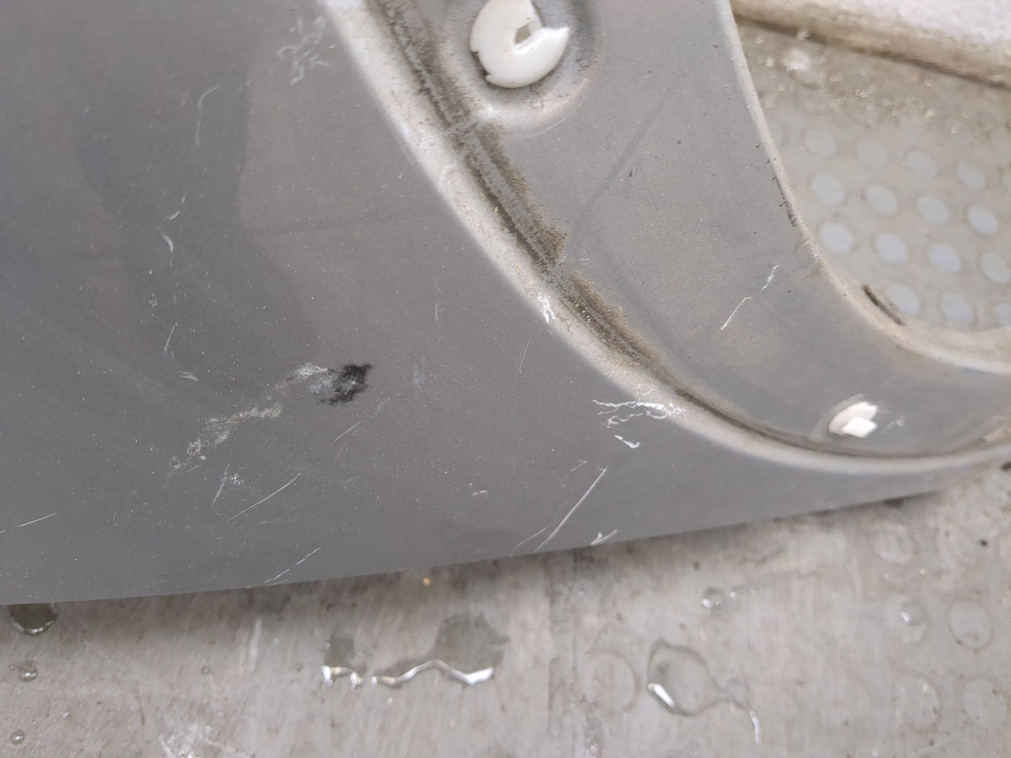 Крыло переднее правое