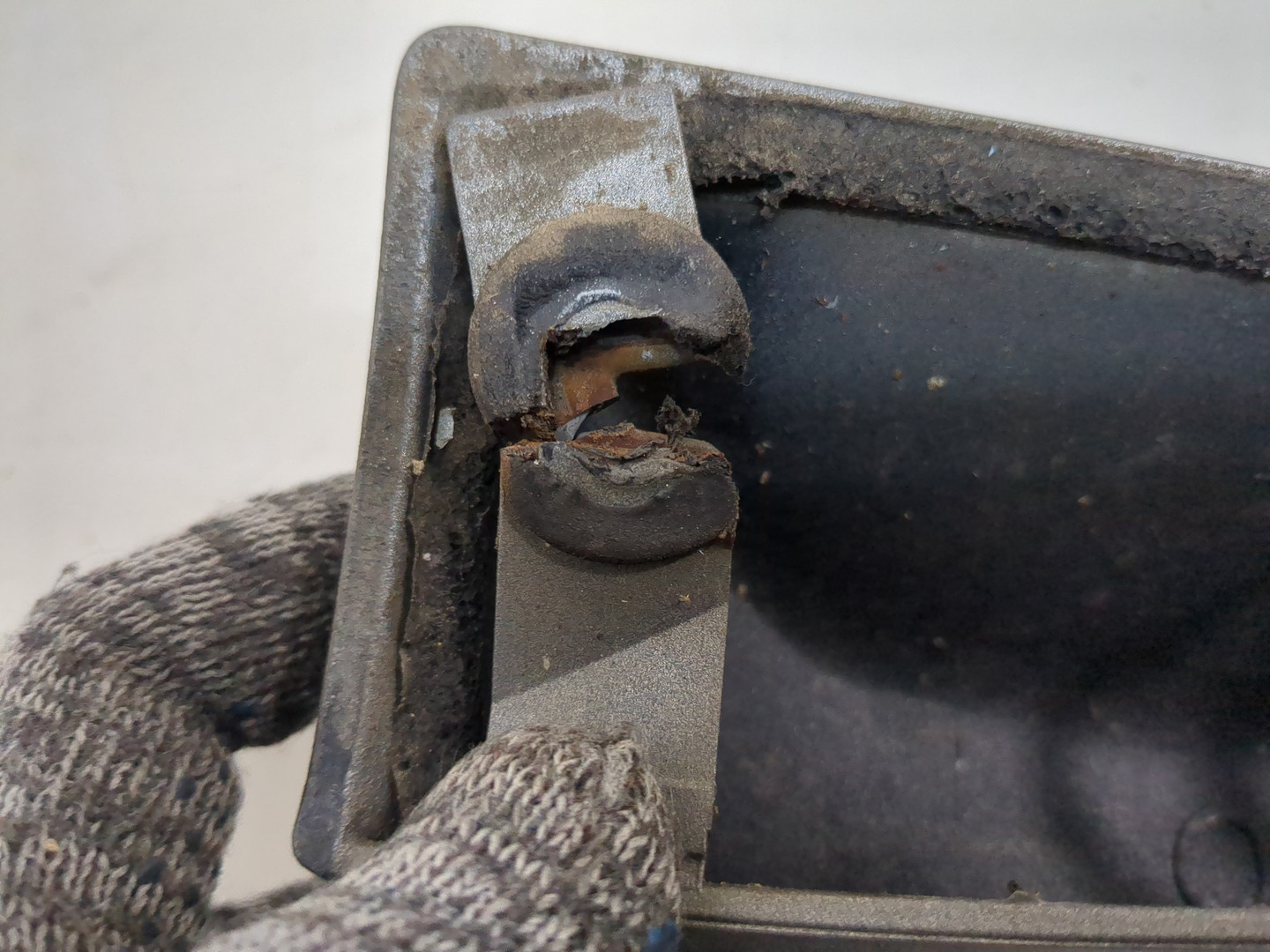 Накладка крышки багажника