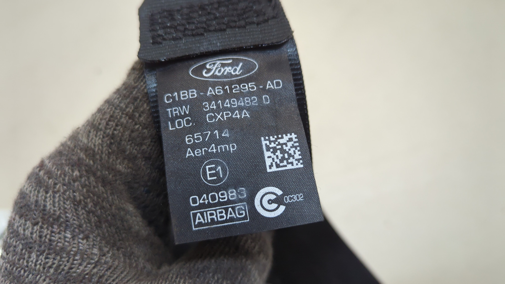 Ремень безопасности