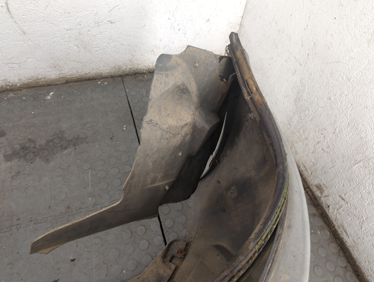 Бампер передний