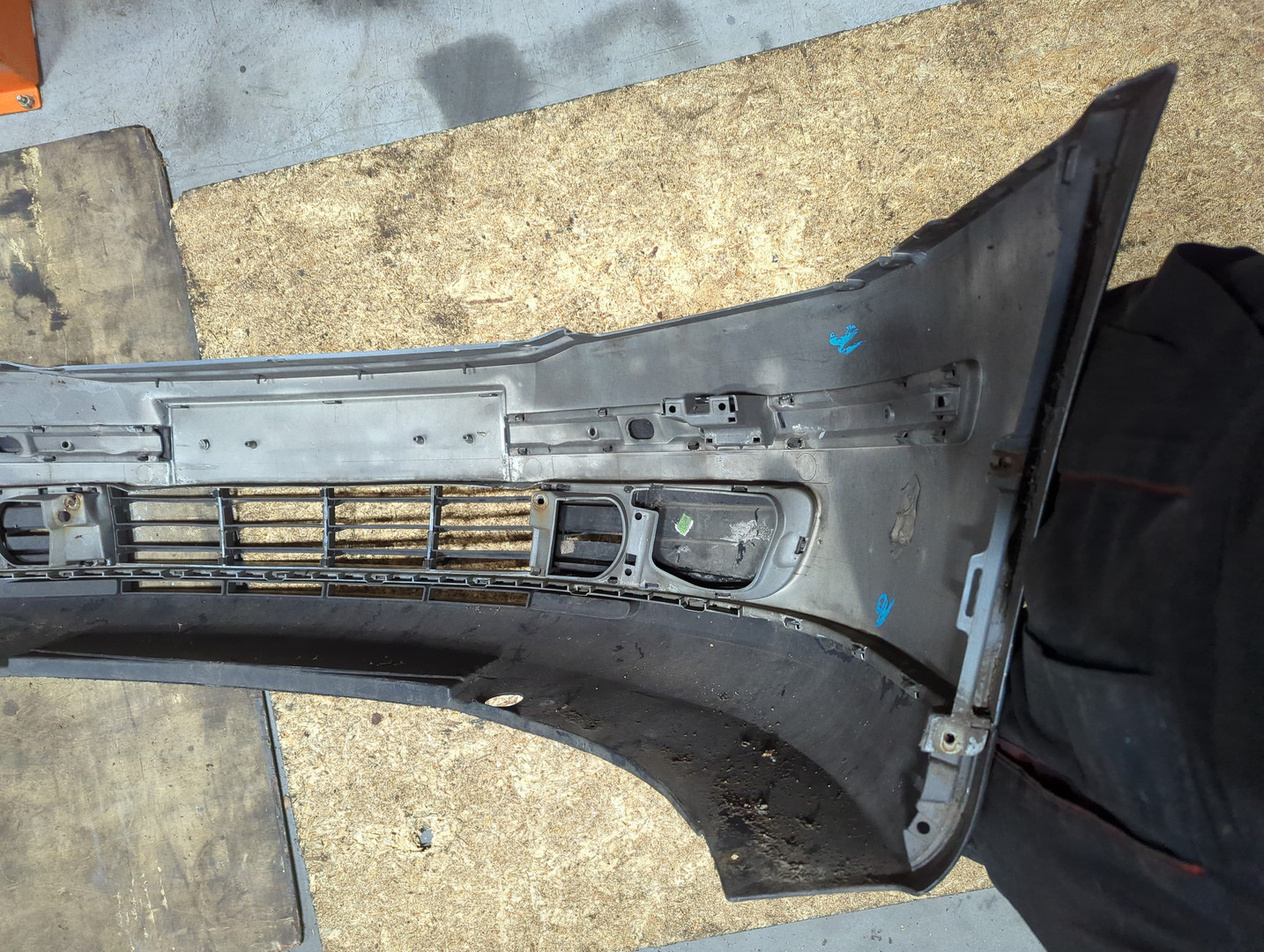 Бампер передний