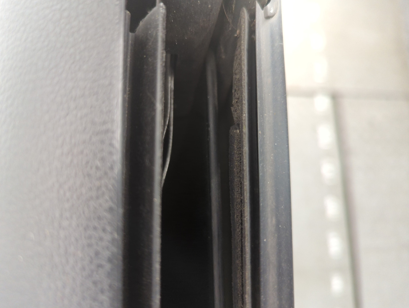 Дверь передняя левая