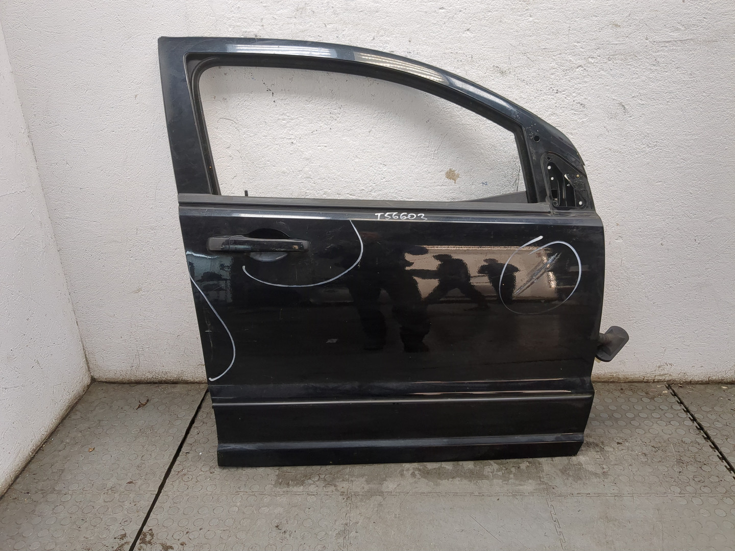 Дверь передняя правая