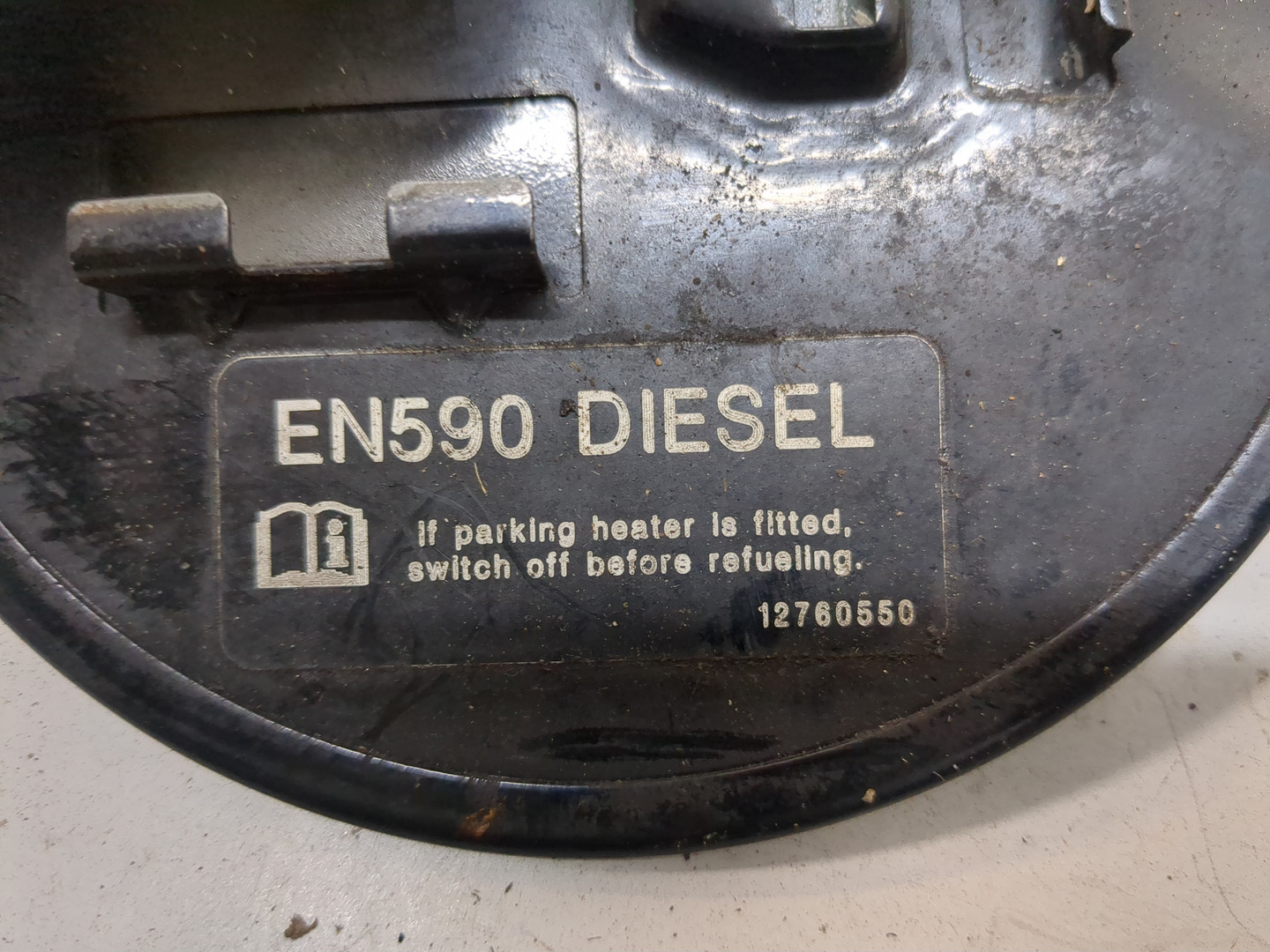 Лючок бензобака