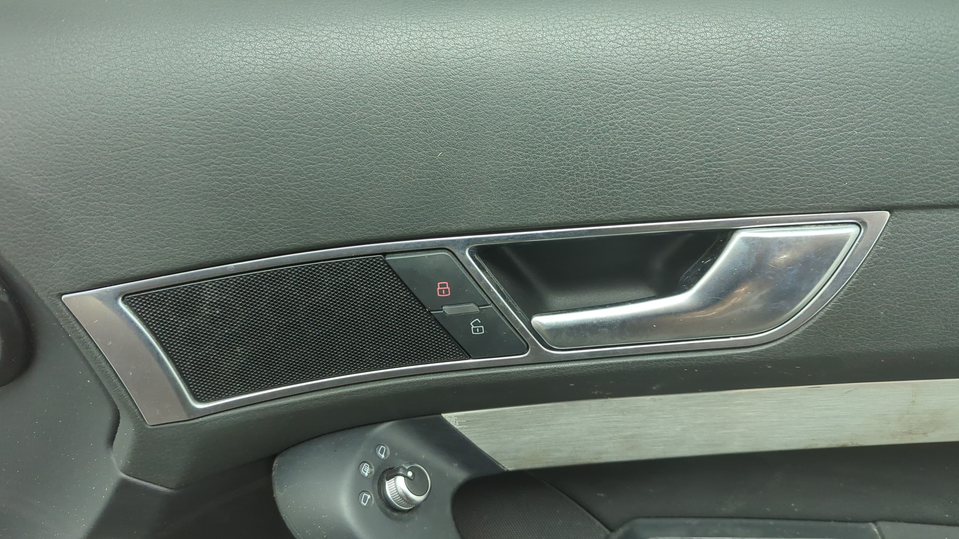 Дверь передняя правая