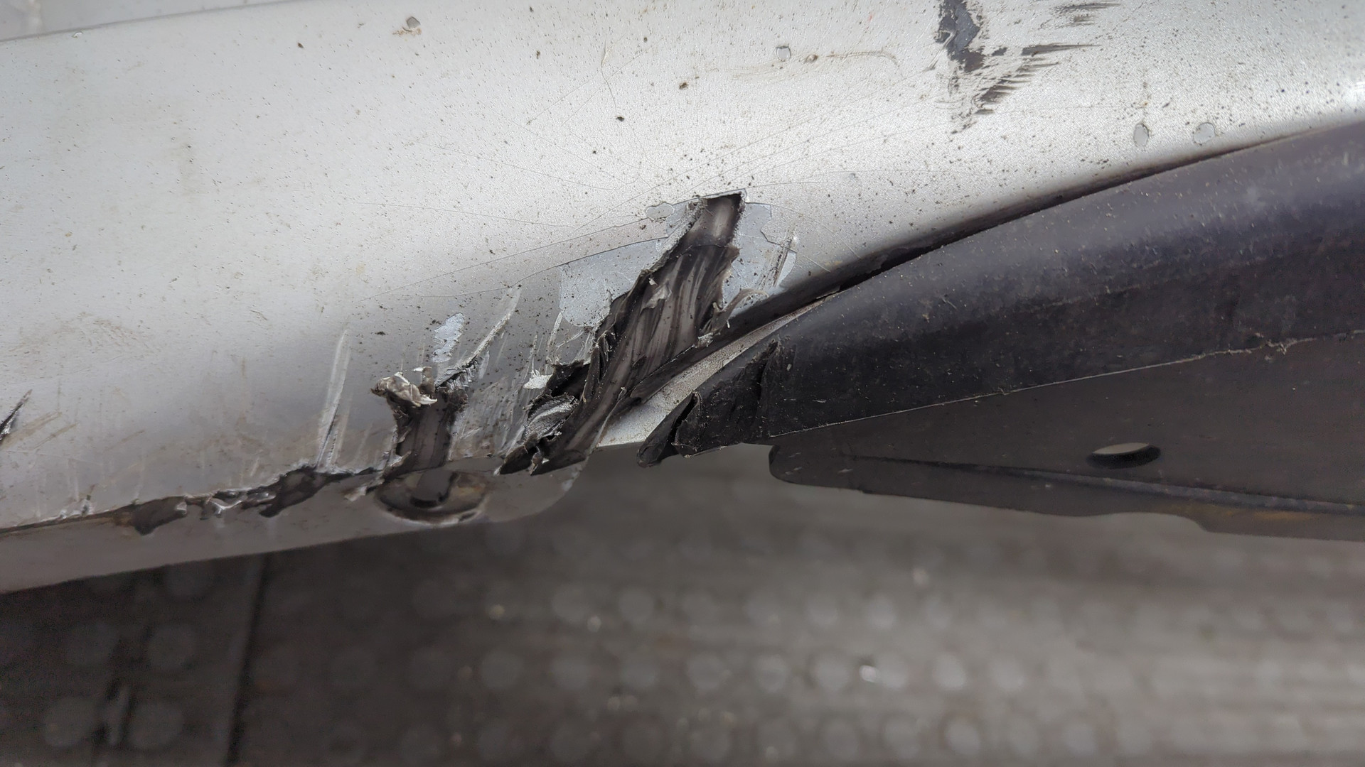 Бампер передний