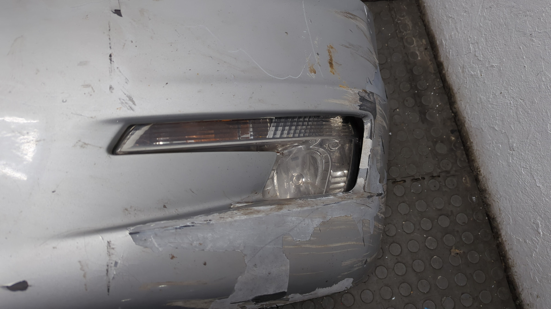 Бампер передний