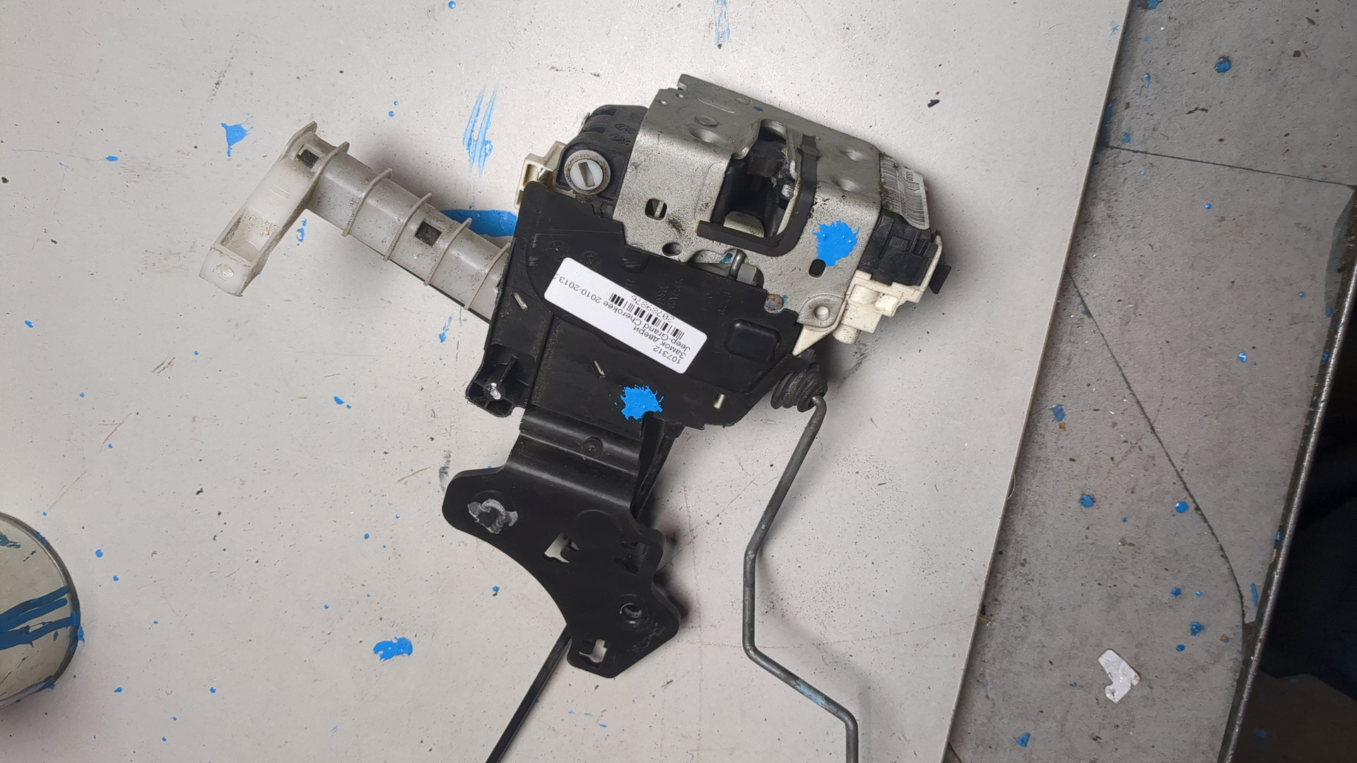 Замок двери задней левой