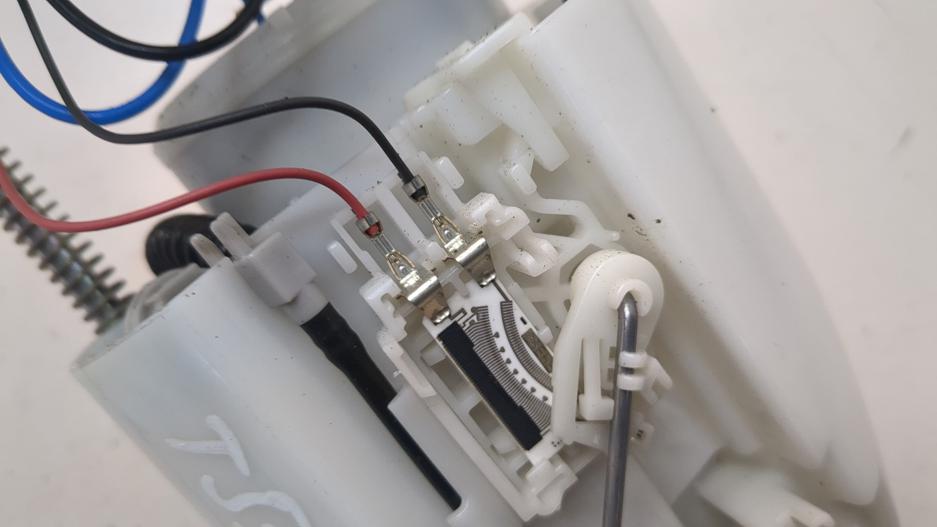 Насос топливный электрический