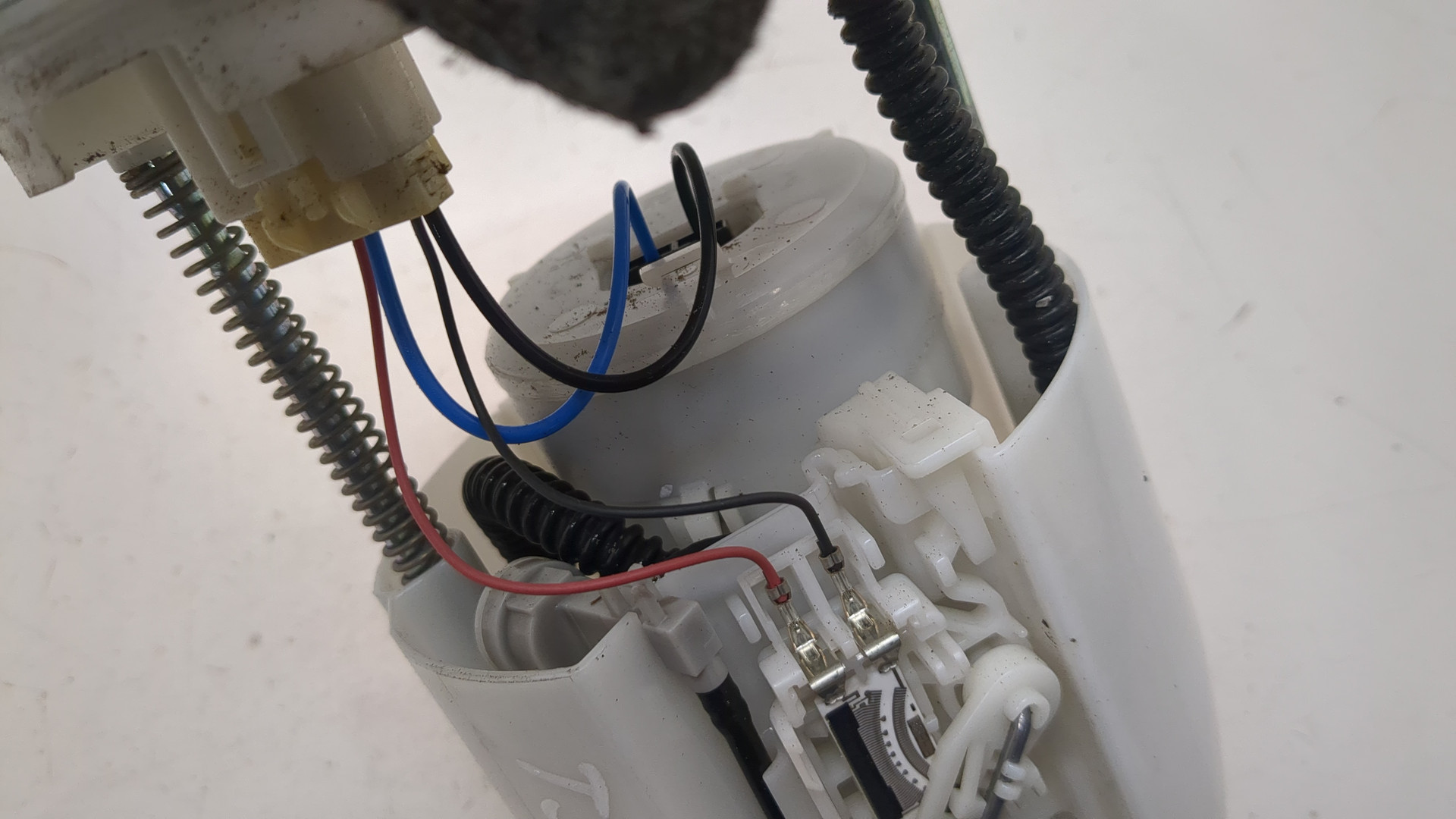 Насос топливный электрический