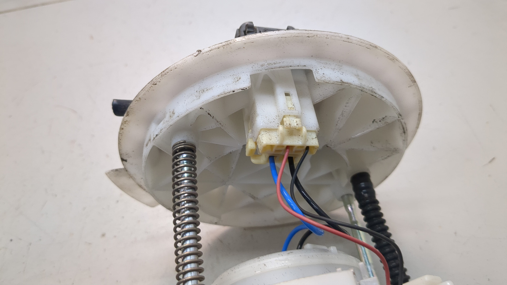 Насос топливный электрический