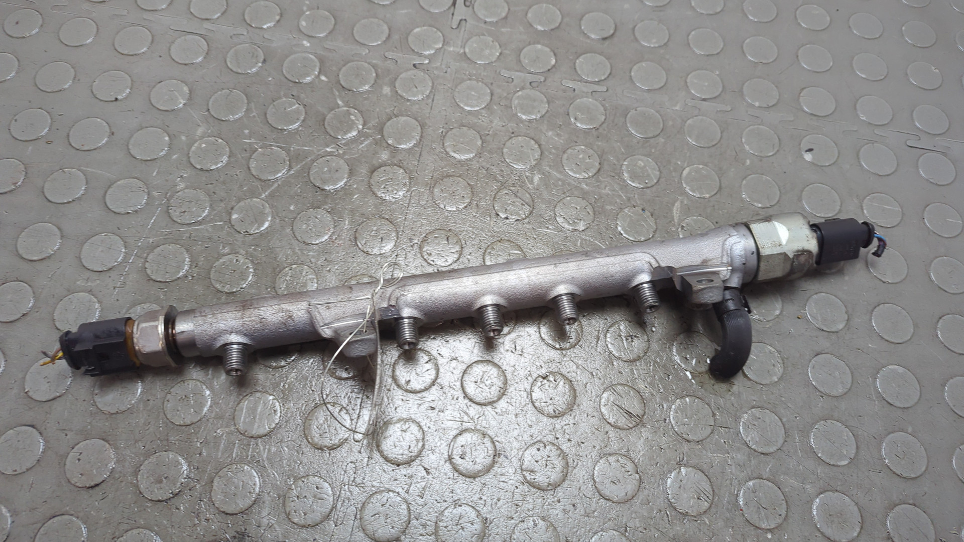 Рейка топливная (рампа)