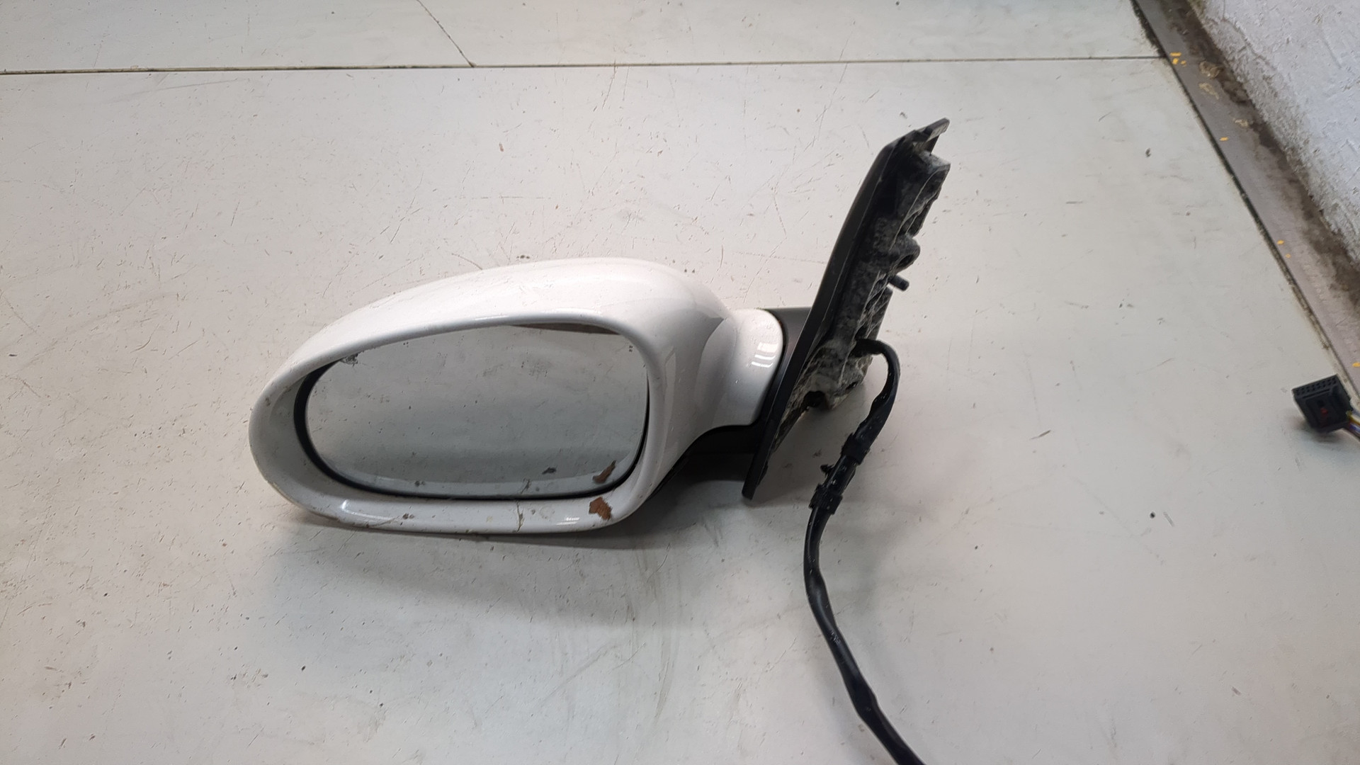 Зеркало левое электрическое