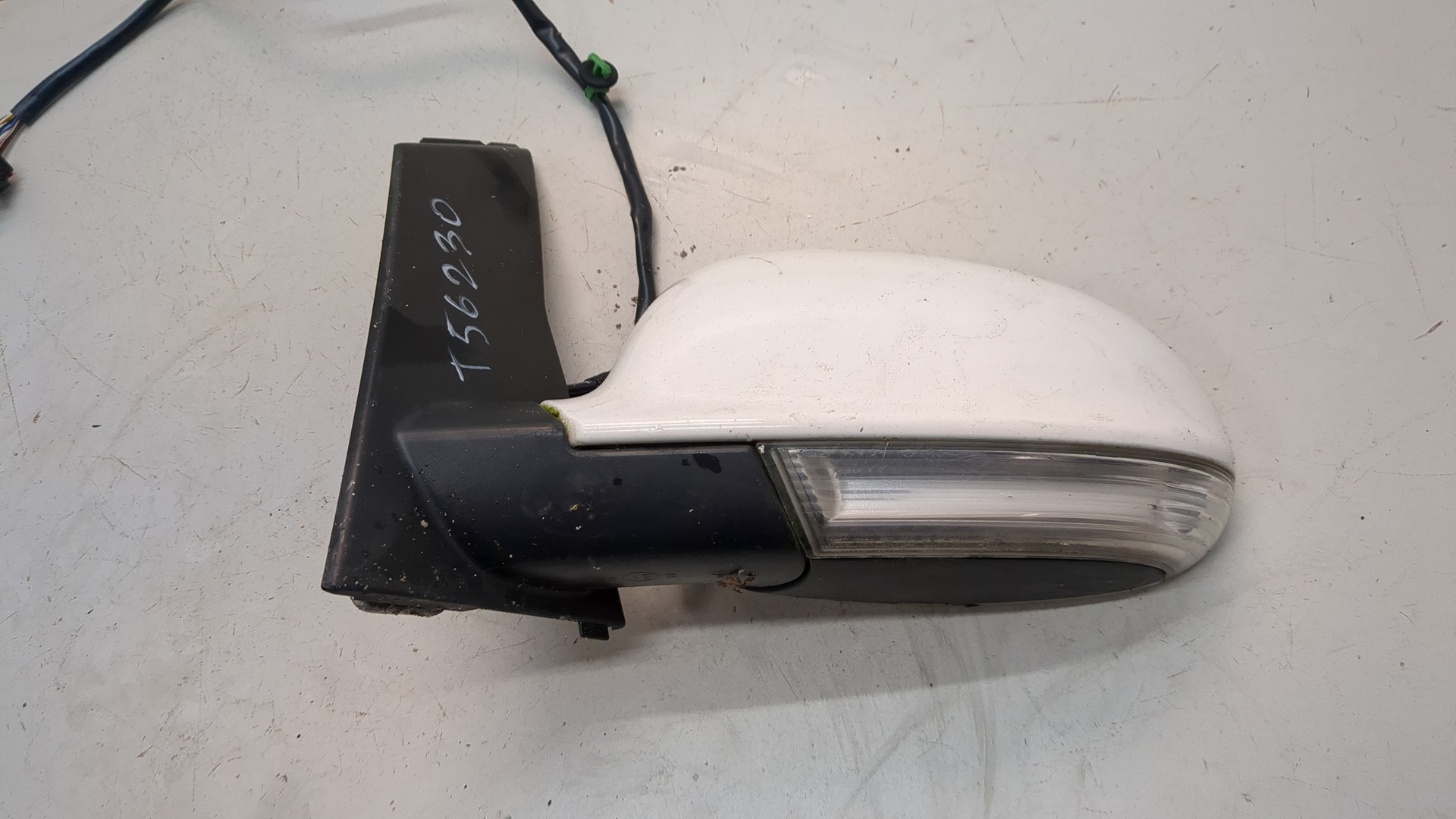 Зеркало левое электрическое