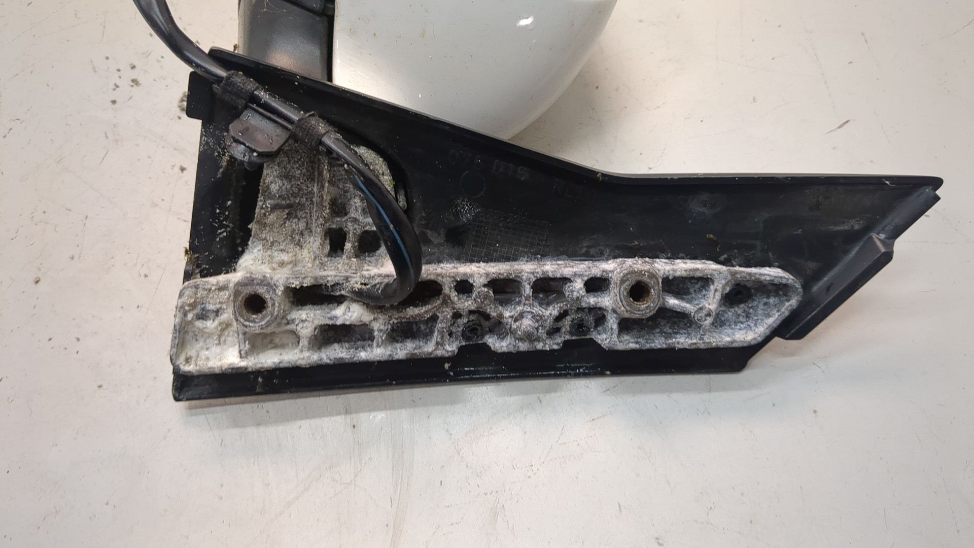 Зеркало левое электрическое