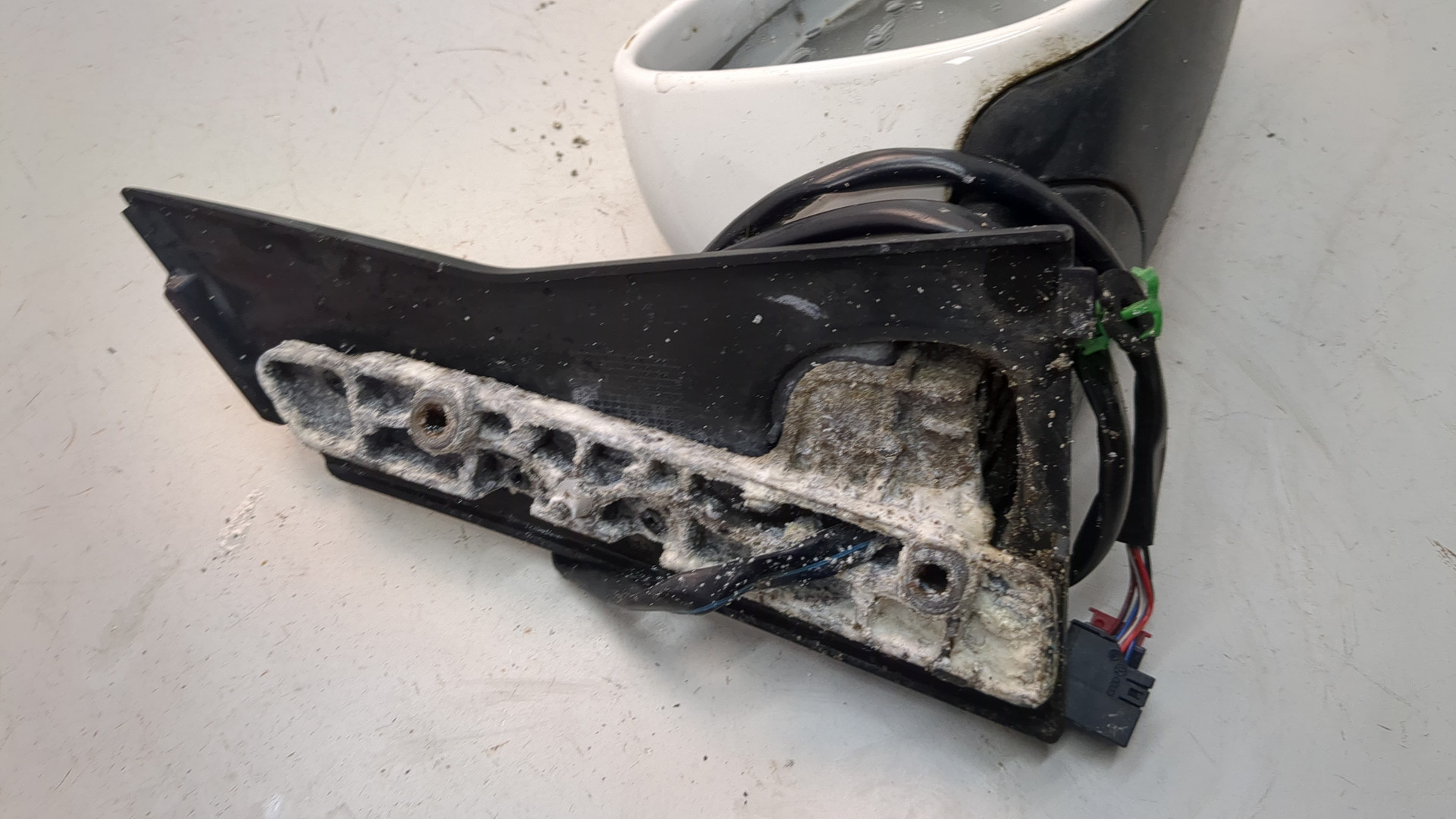 Зеркало правое электрическое