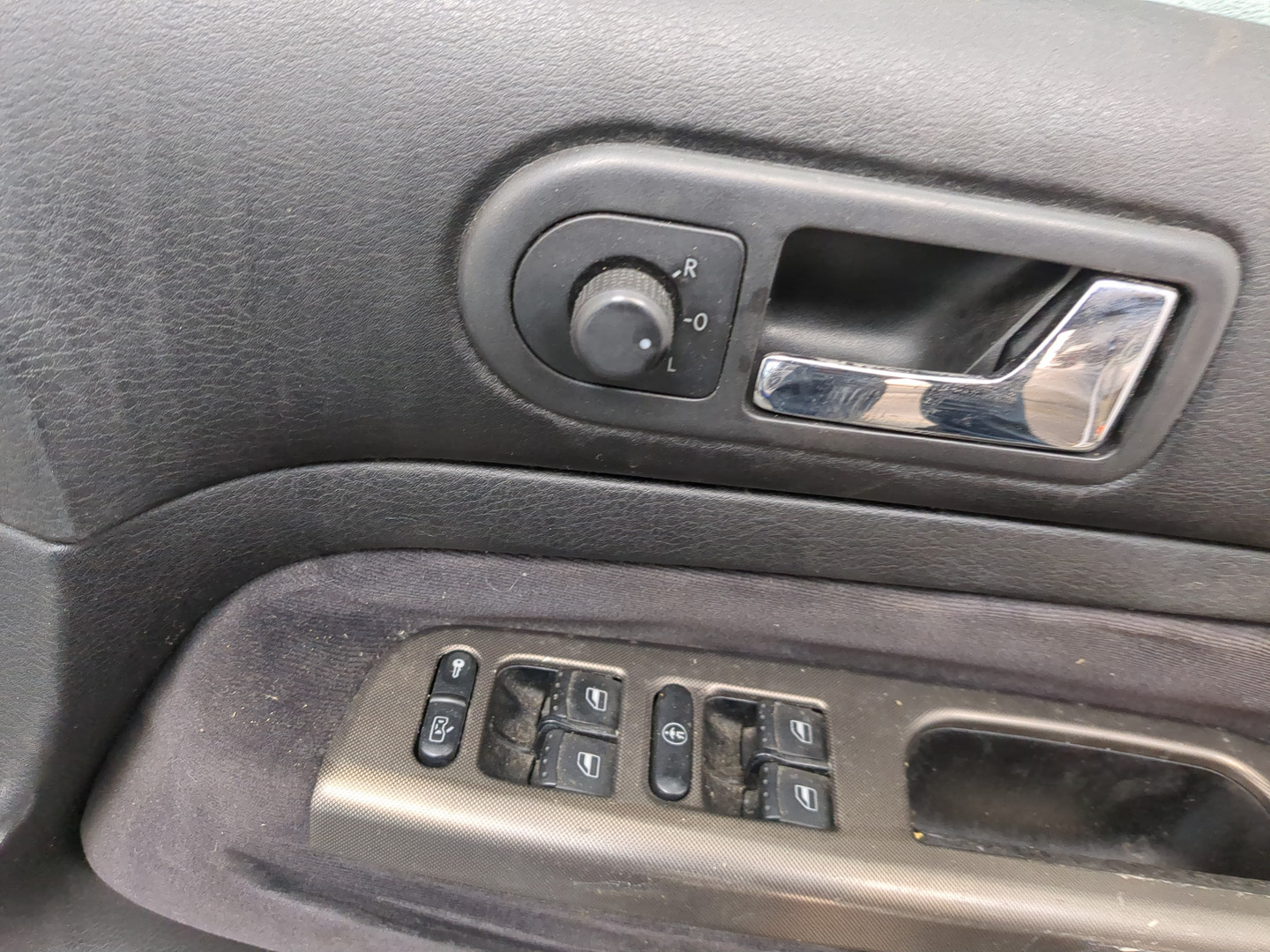 Дверь передняя правая