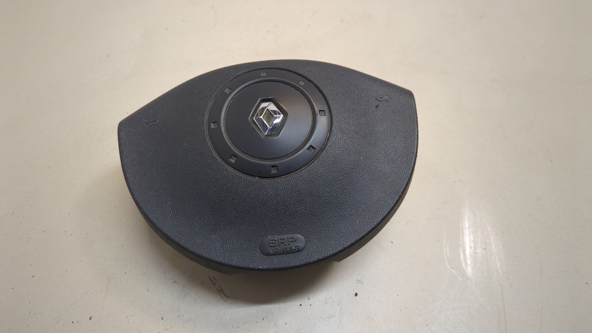 Подушка безопасности в рулевое колесо