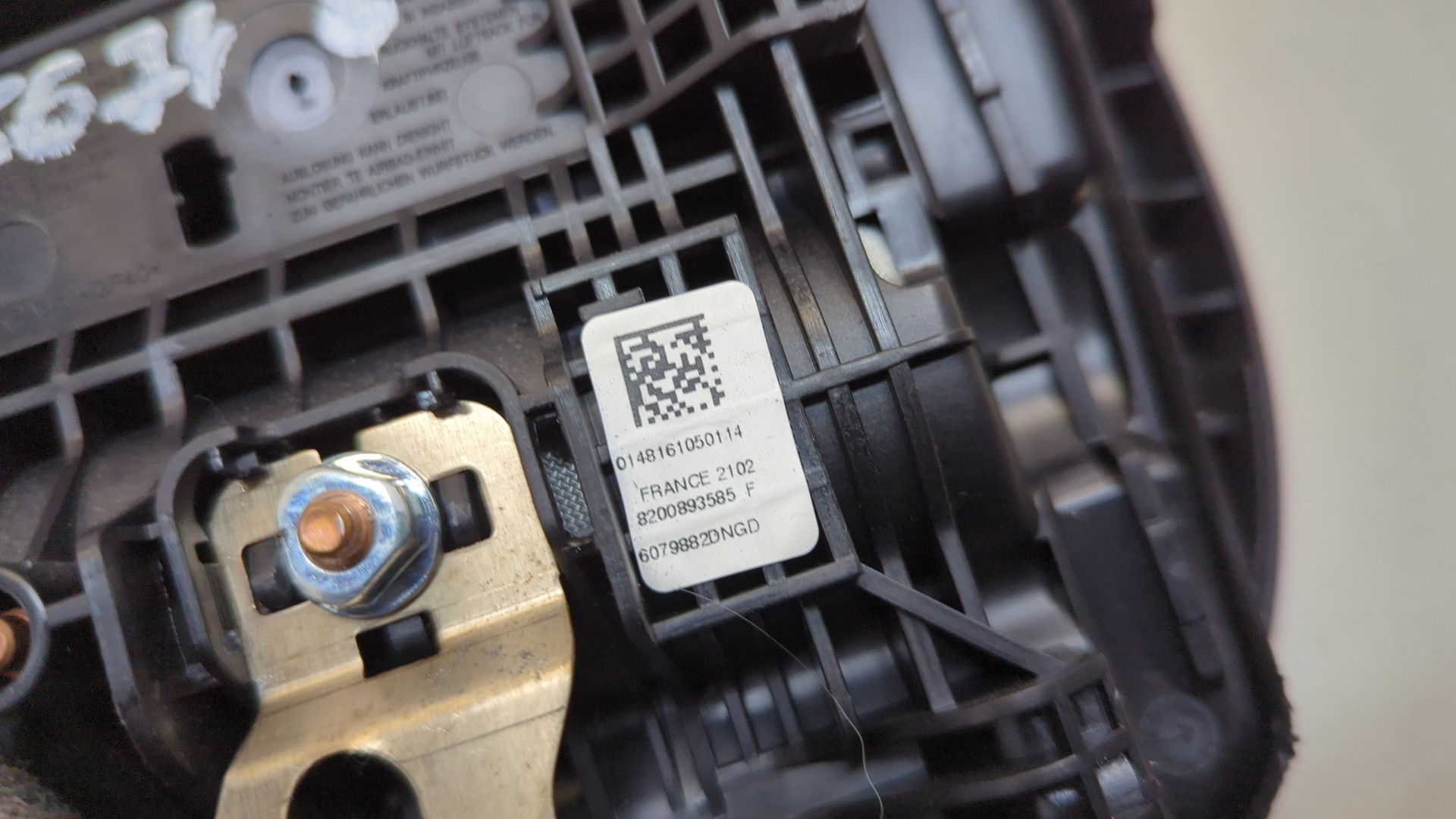 Подушка безопасности в рулевое колесо