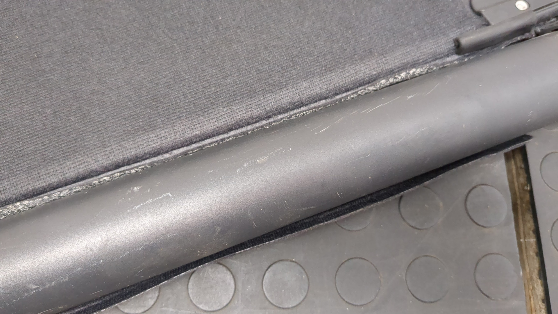 Шторка багажника