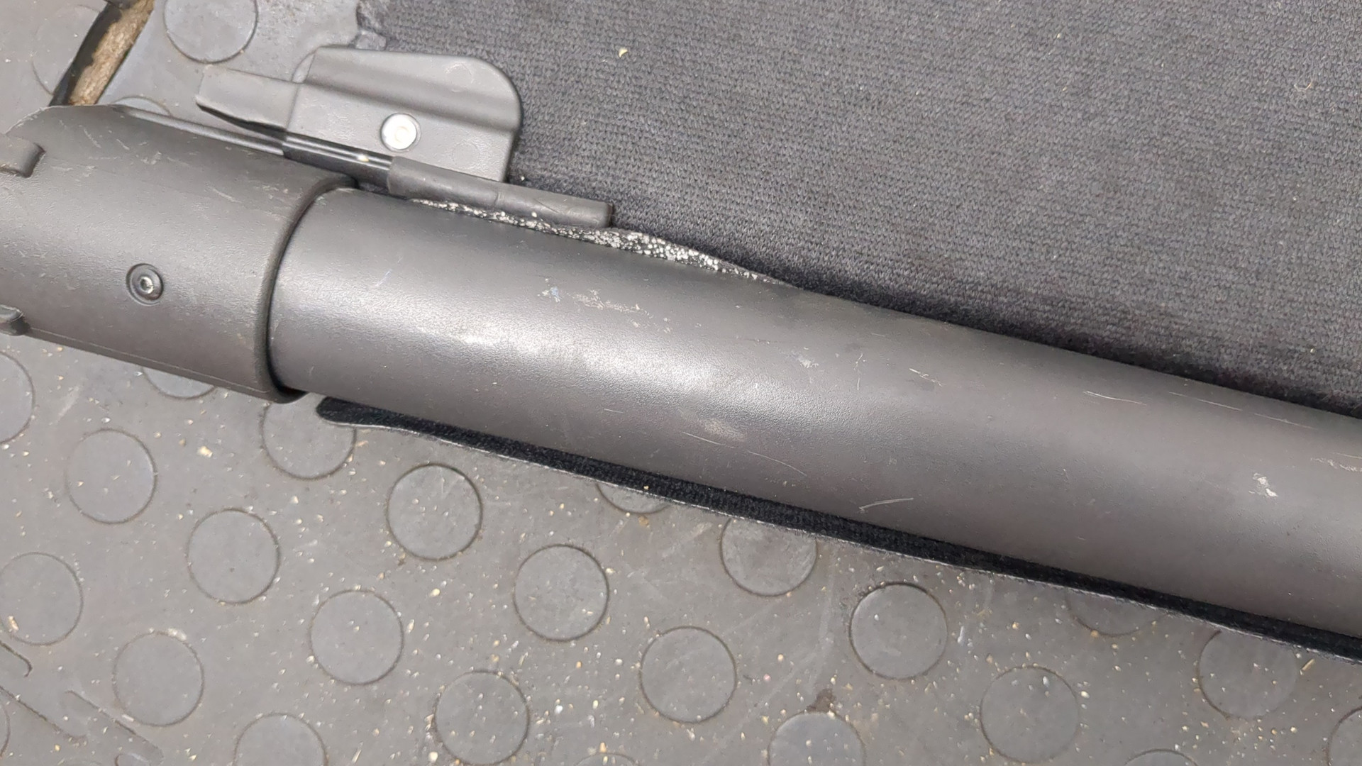 Шторка багажника