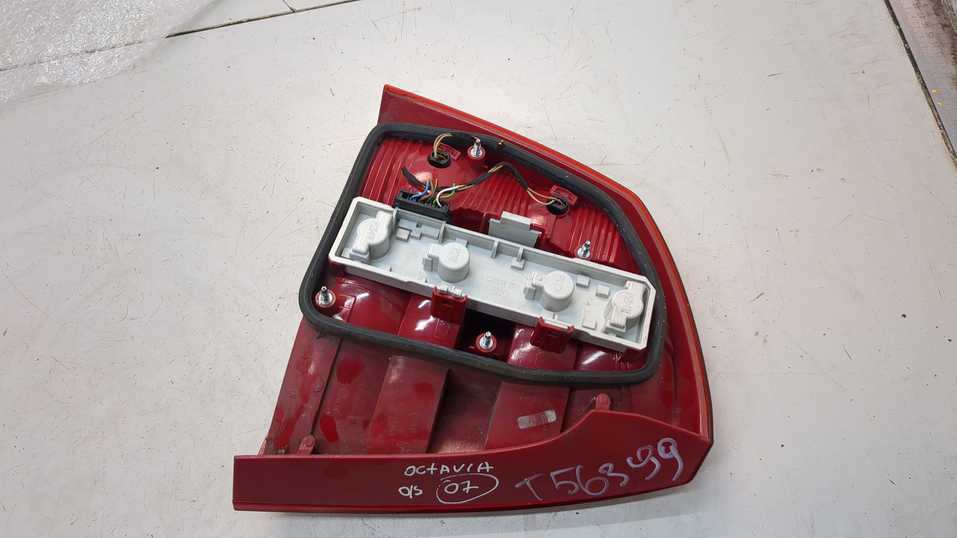 Фонарь задний правый