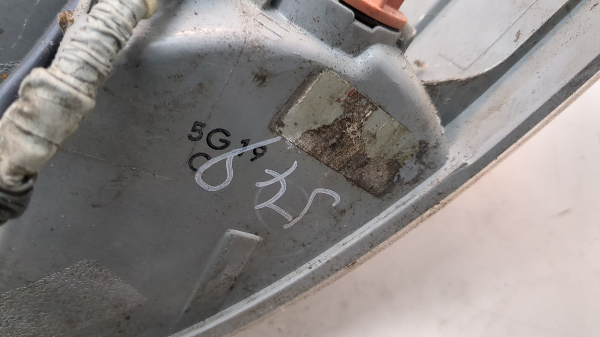 Фонарь задний левый