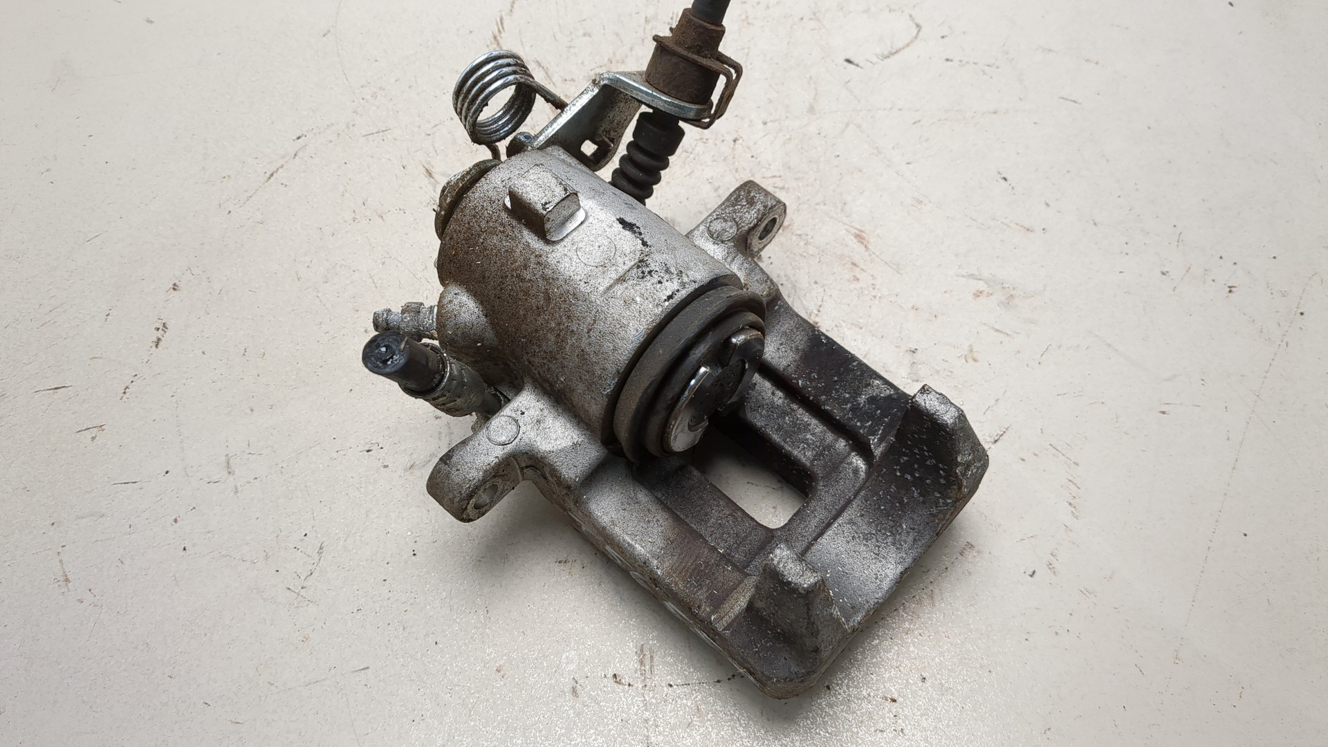 Суппорт задний правый