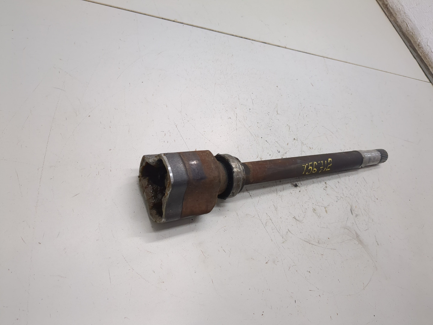 Полуось передняя правая