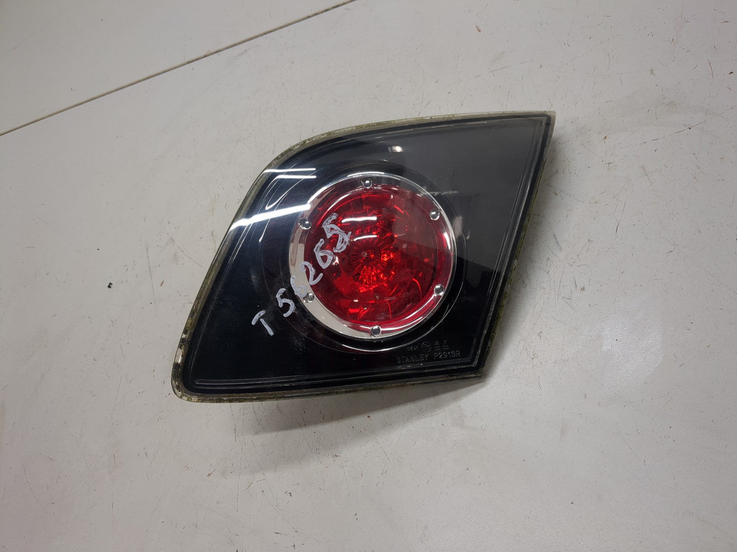 Фонарь задний внутренний правый