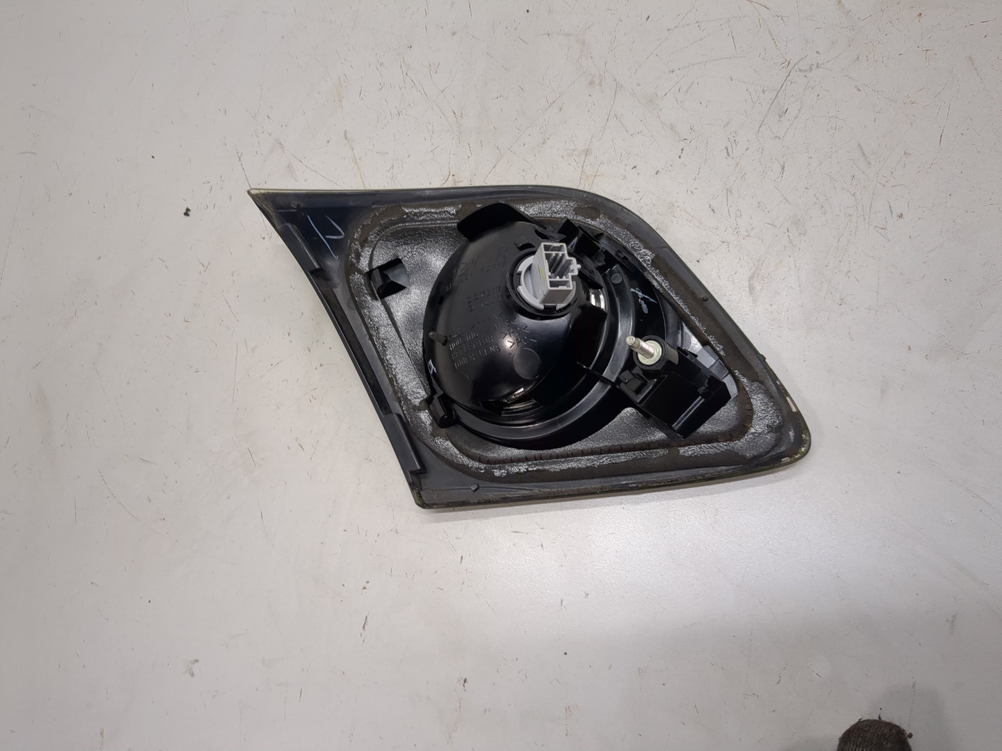 Фонарь задний внутренний правый