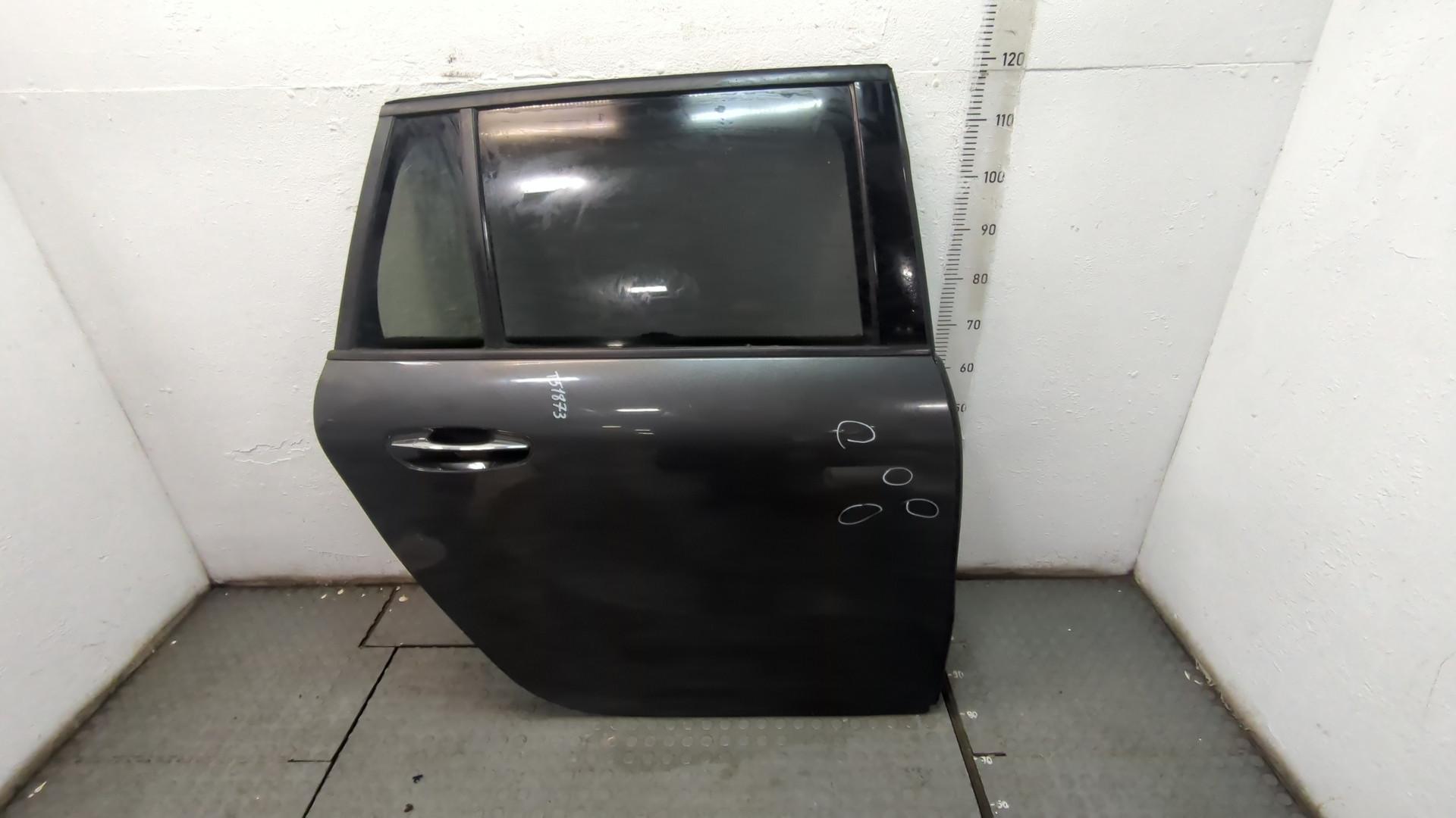 Дверь задняя правая