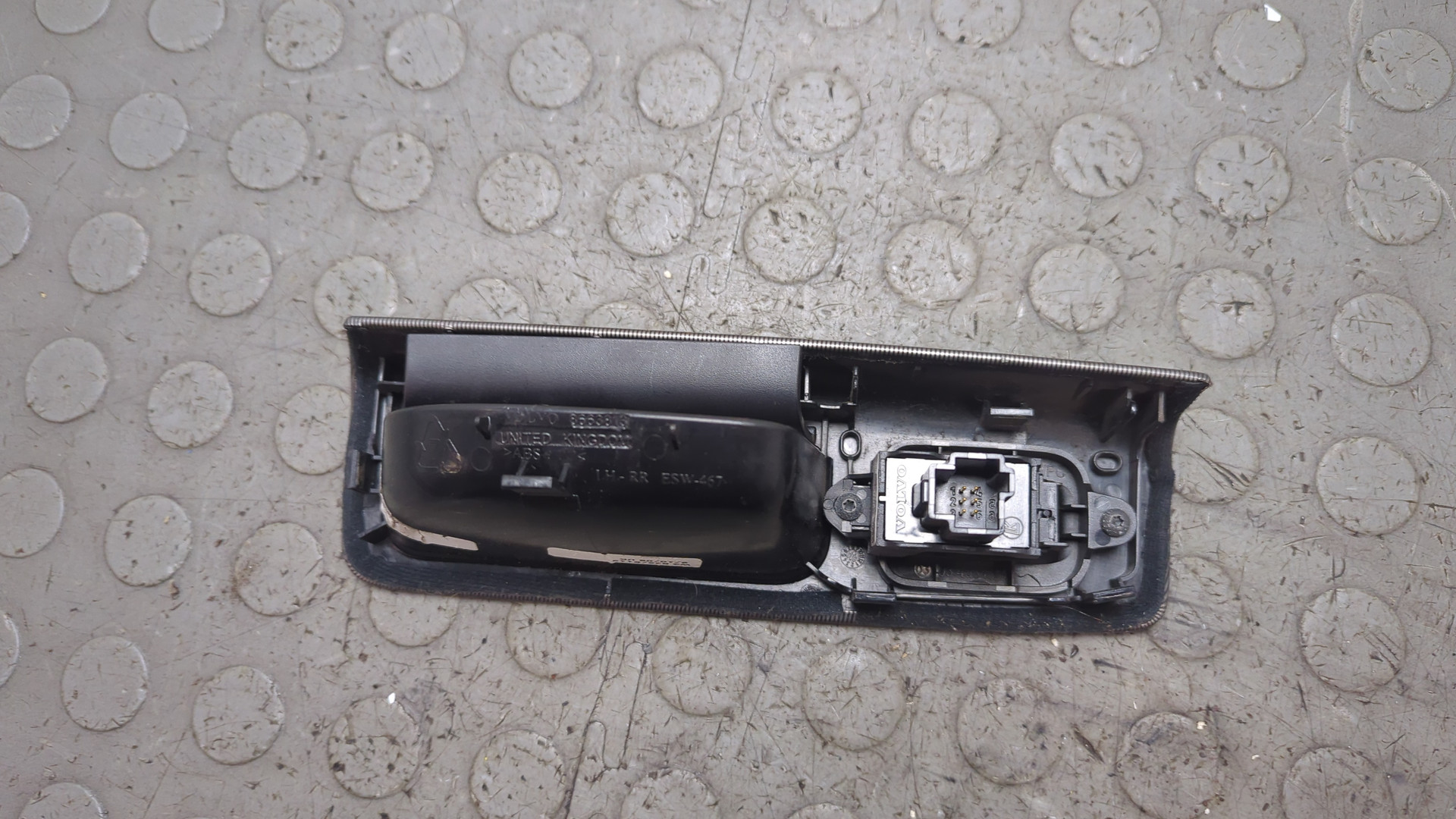 Кнопка стеклоподъемника