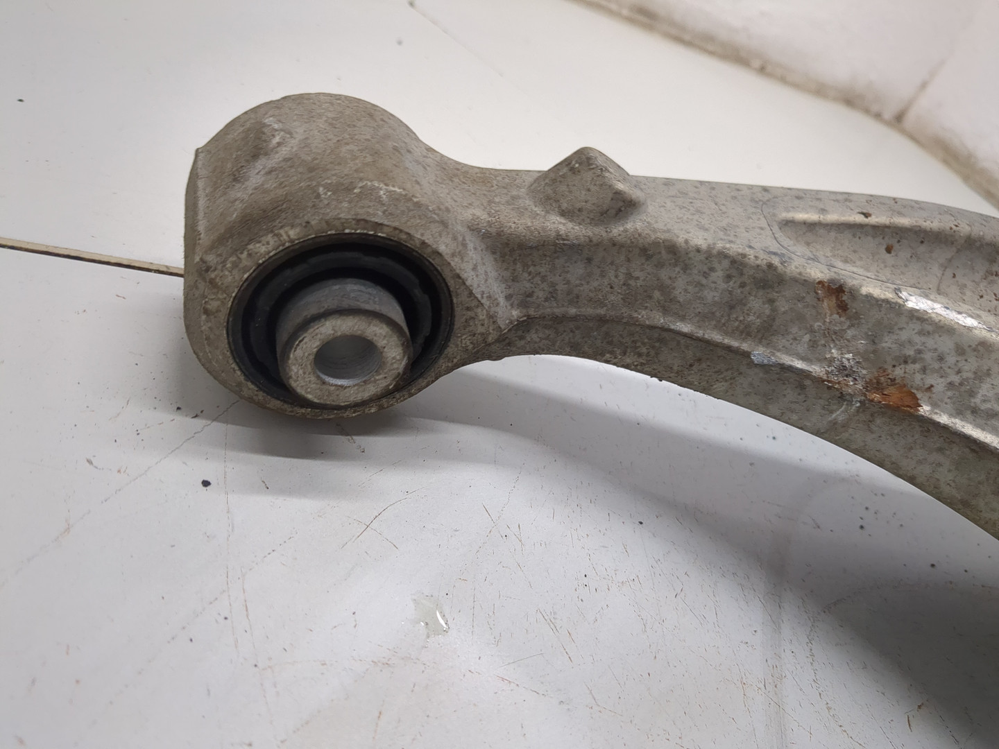 Рычаг задний левый