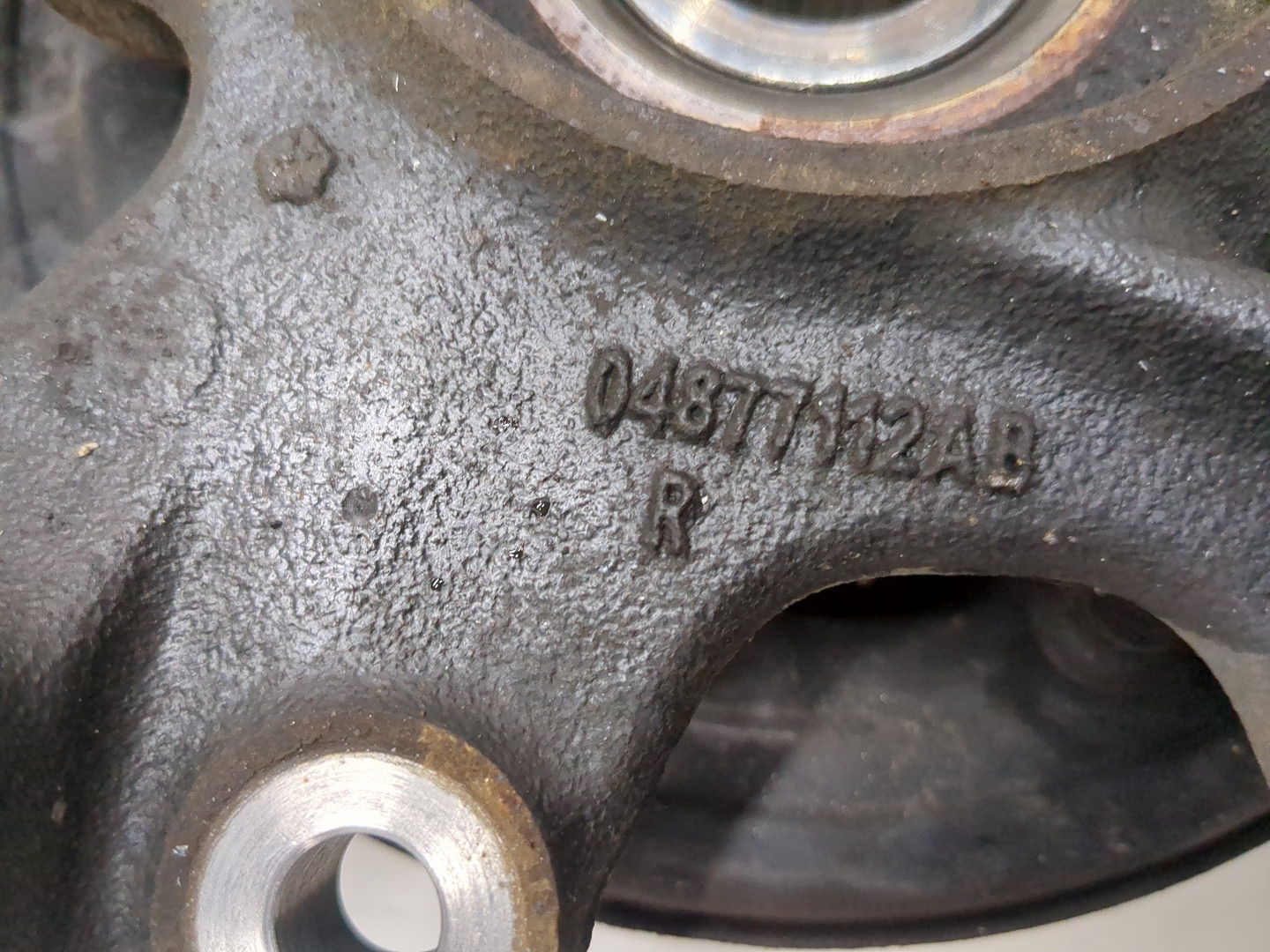 Кулак поворотный задний правый