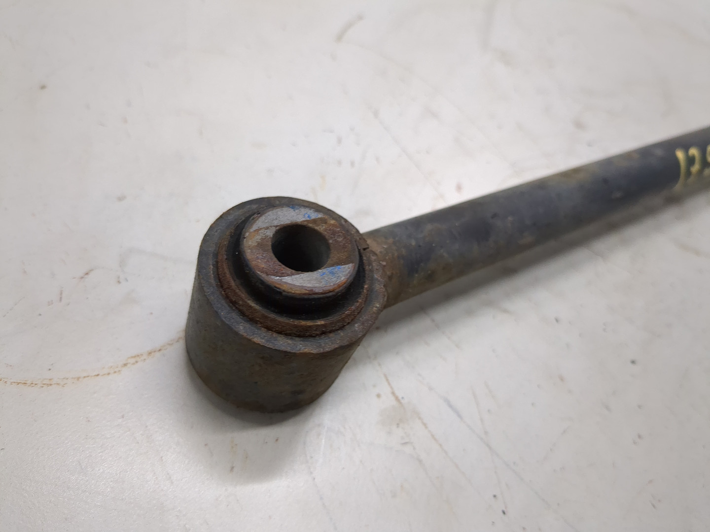 Рычаг задний